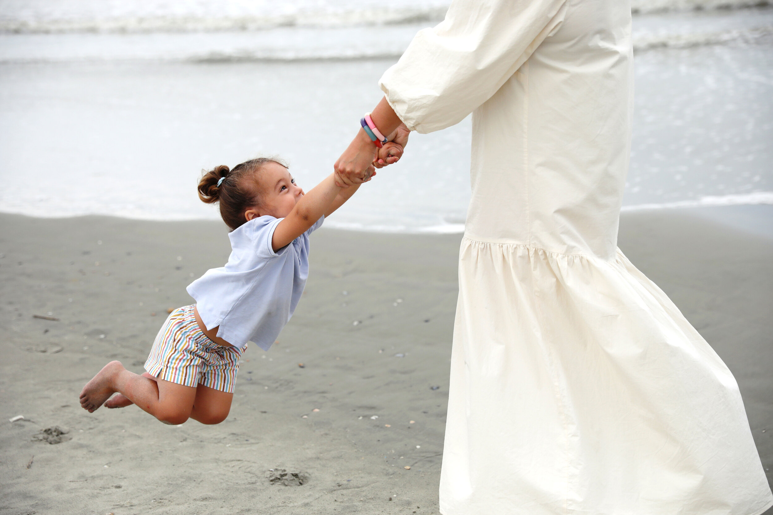 Charleston based lifestyle photographer, interiors, family JENNIFER LAVELLE - Charleston, SC, Daniel Island, Sullivans Beach, Isle of Palm, Kiawah, Folly Beach, Mount Pleasant, SC, Old Village