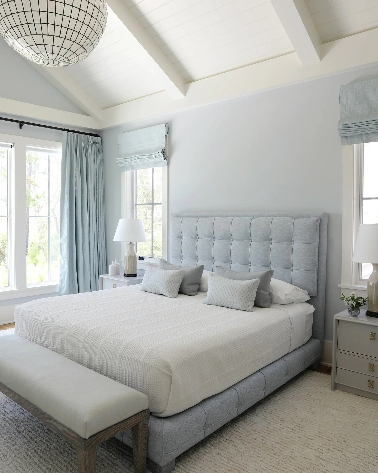 A stunning master bedroom made for relaxing and snoozing 🩵🤍

Client &bull; @melrose.interiors 
Photography &bull; @jennifer_lavelle 

#charlestoninteriorsphotographer #charlestoninteriordesign #charlestonphotographer #interiorphotography #jenniferl