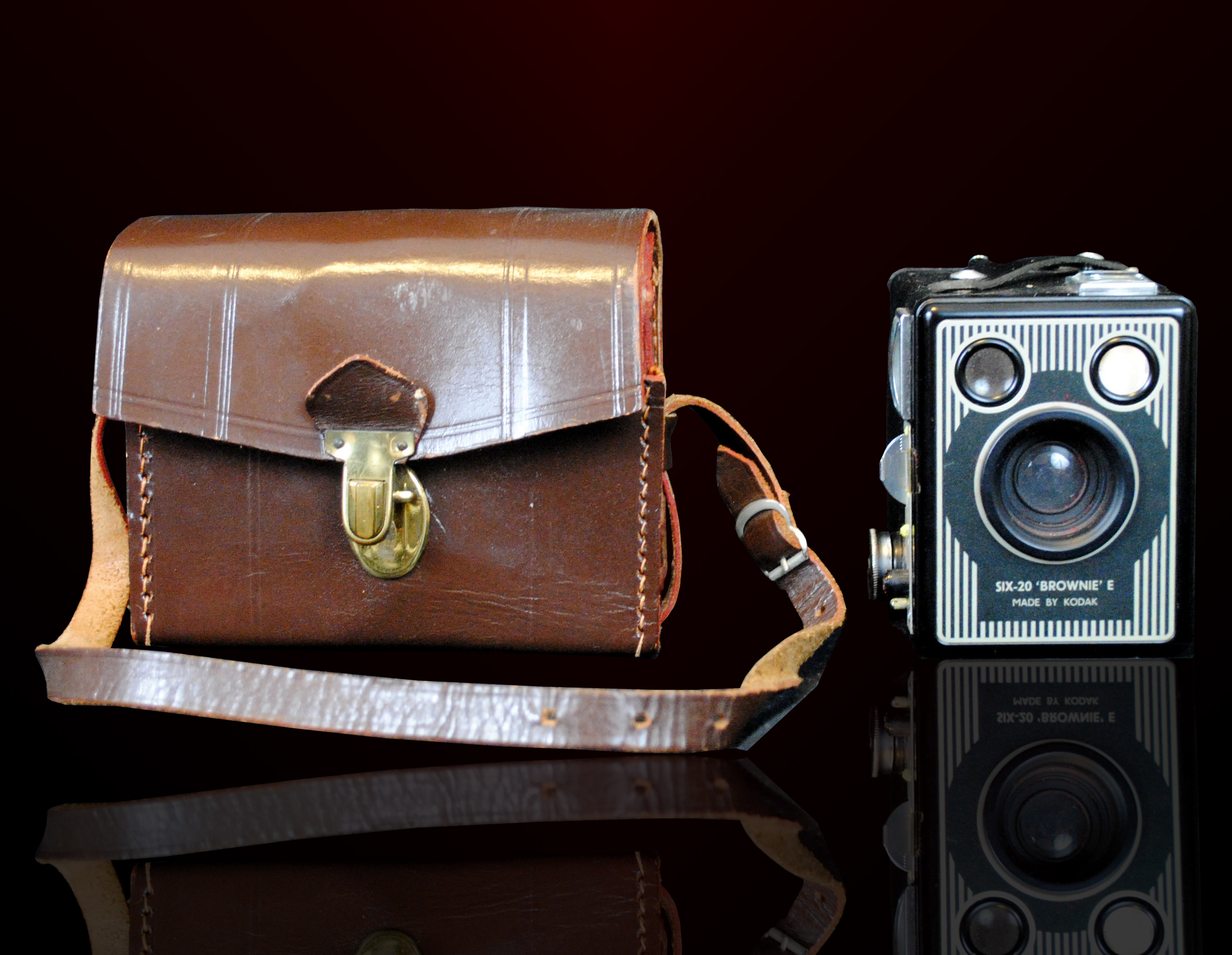 Uitroepteken Bandiet Uil Vintage Kodak Camera, Six 20 Brownie E — Pollitt Euro Antiques
