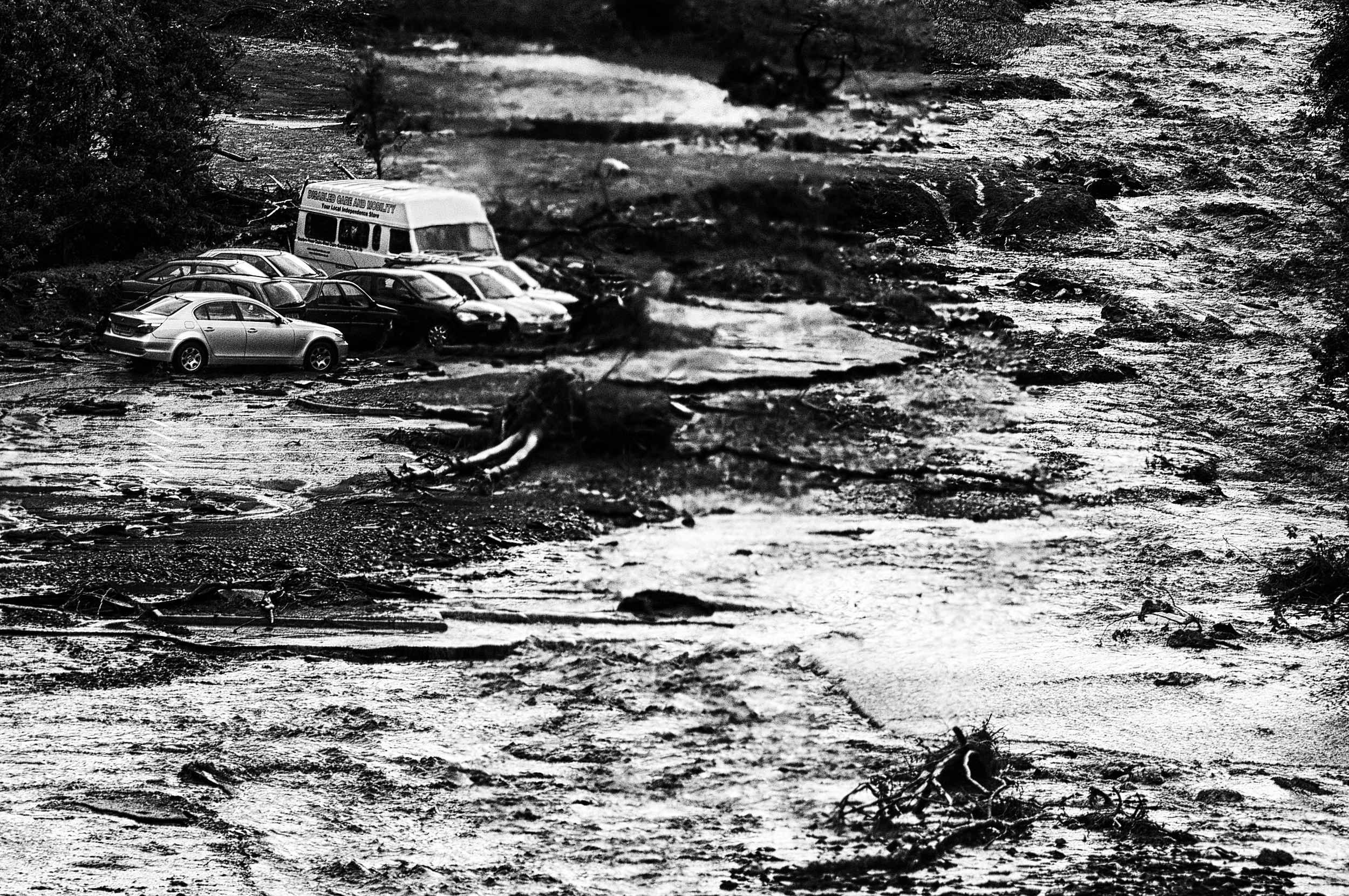   Hundreds of cars washed away with the floods in Boscastle, Cornwall, August 16, 2004. (Photo/Mark Pearson)  