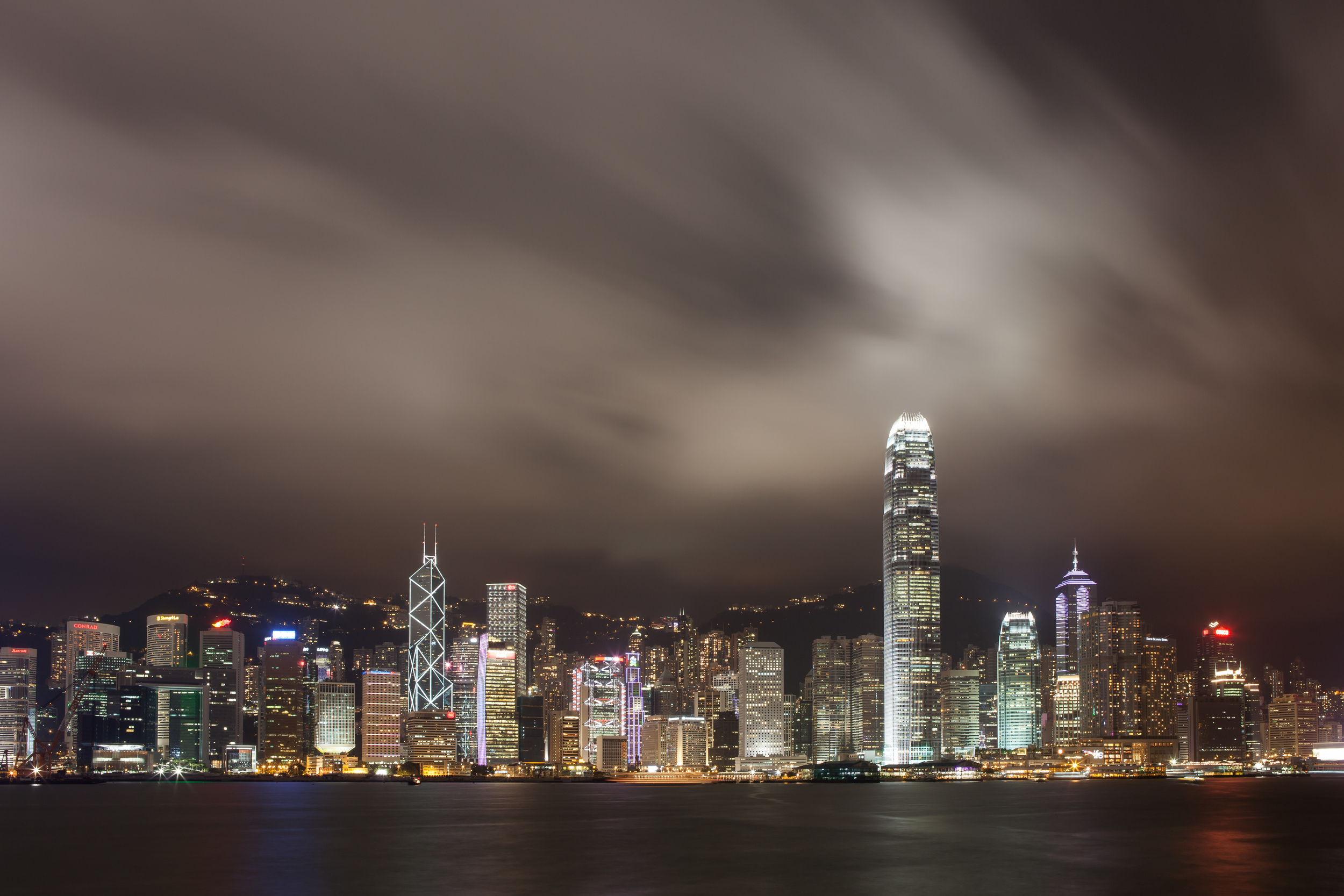 Kowloon Harbour at night-7276.jpg