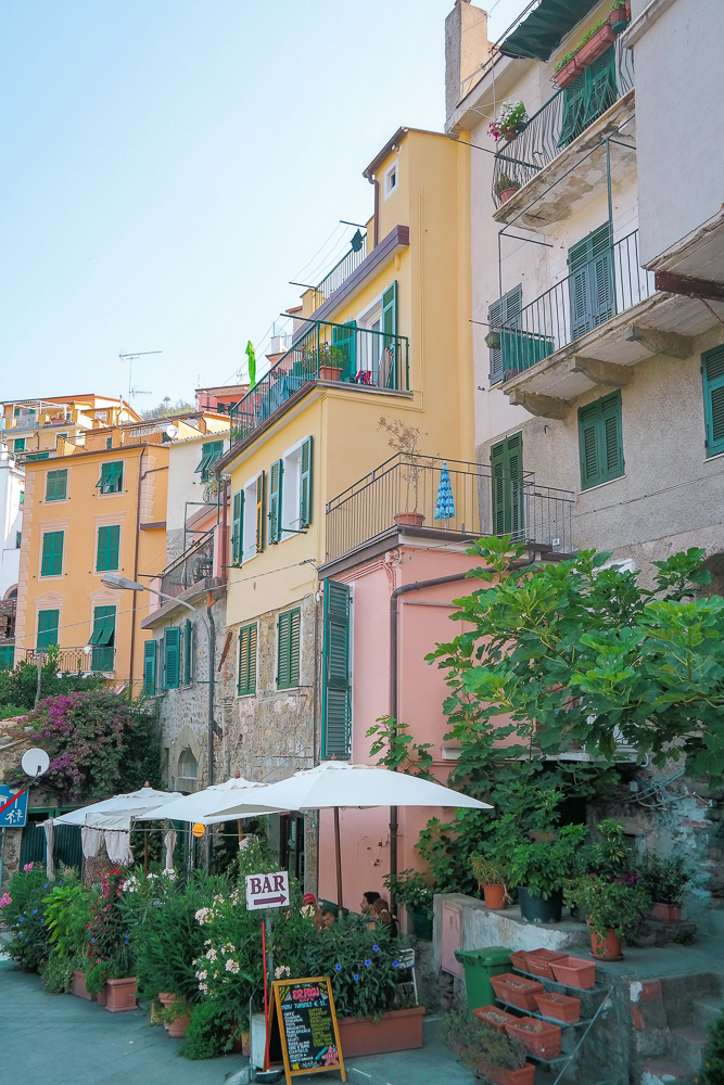 Cinque Terre towns: Corniglia, the middle town of Cinque Terre and the only one not accessible by sea