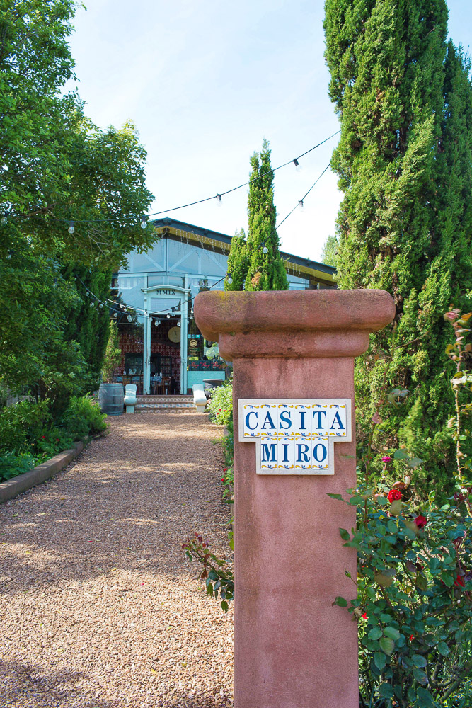 Casita Miro on Waiheke Island, the perfect spot for wine tasting and/or lunch!