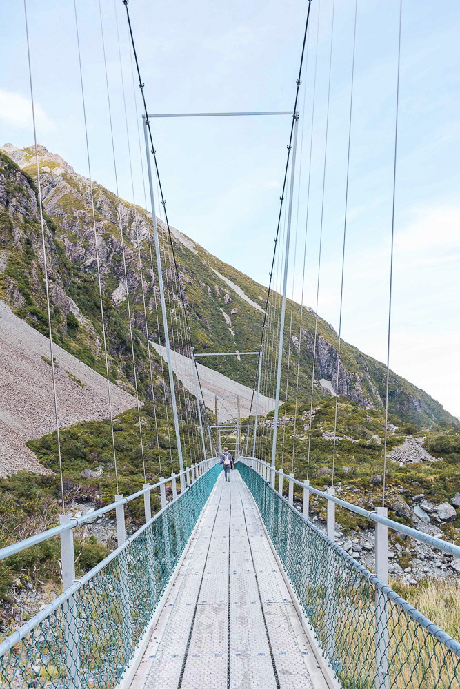 A great walk on New Zealand's South Island, the Hooker Valley Track!