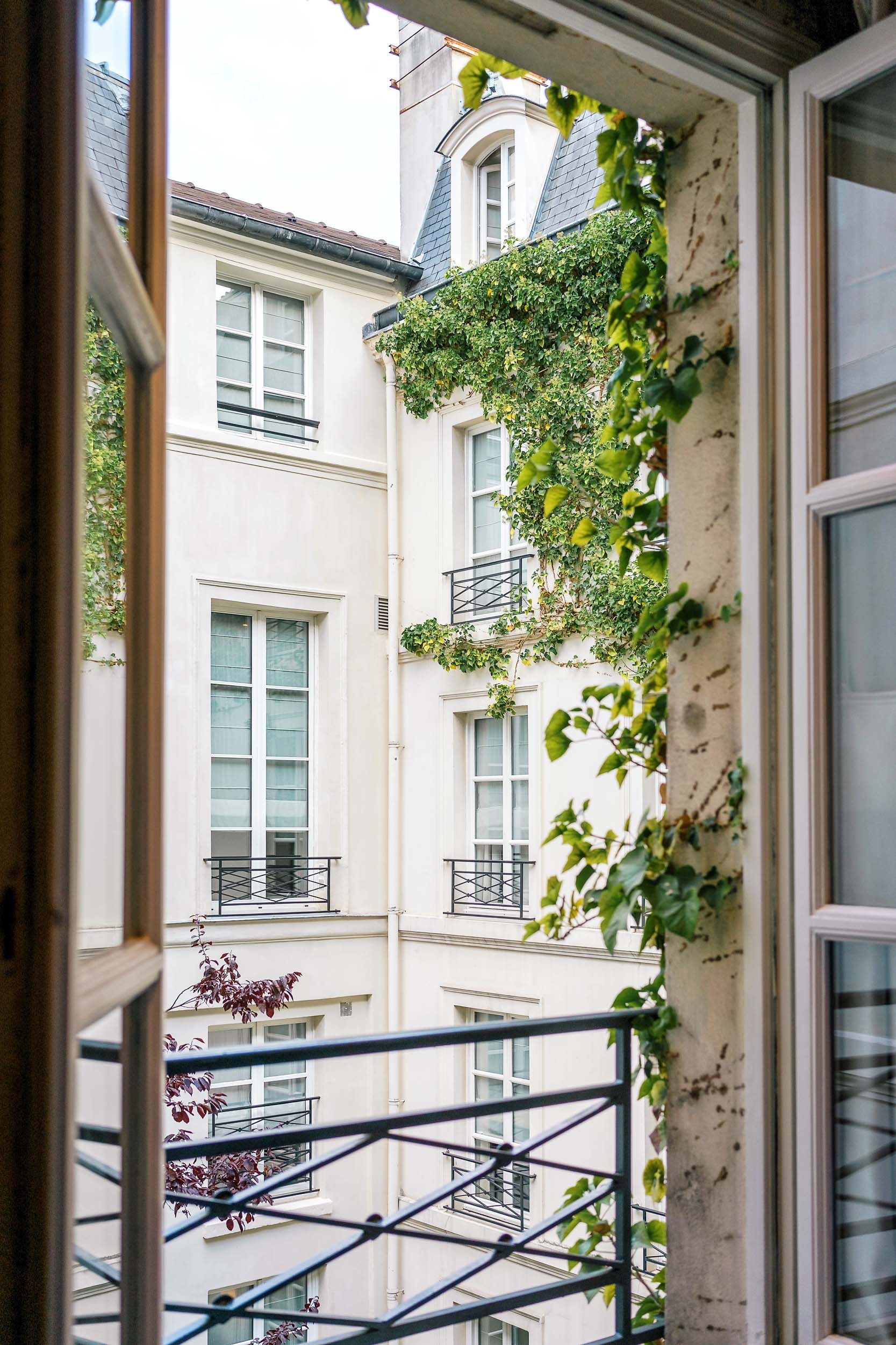 Where to stay in Paris: le Pavillon de la Reine in le Marais