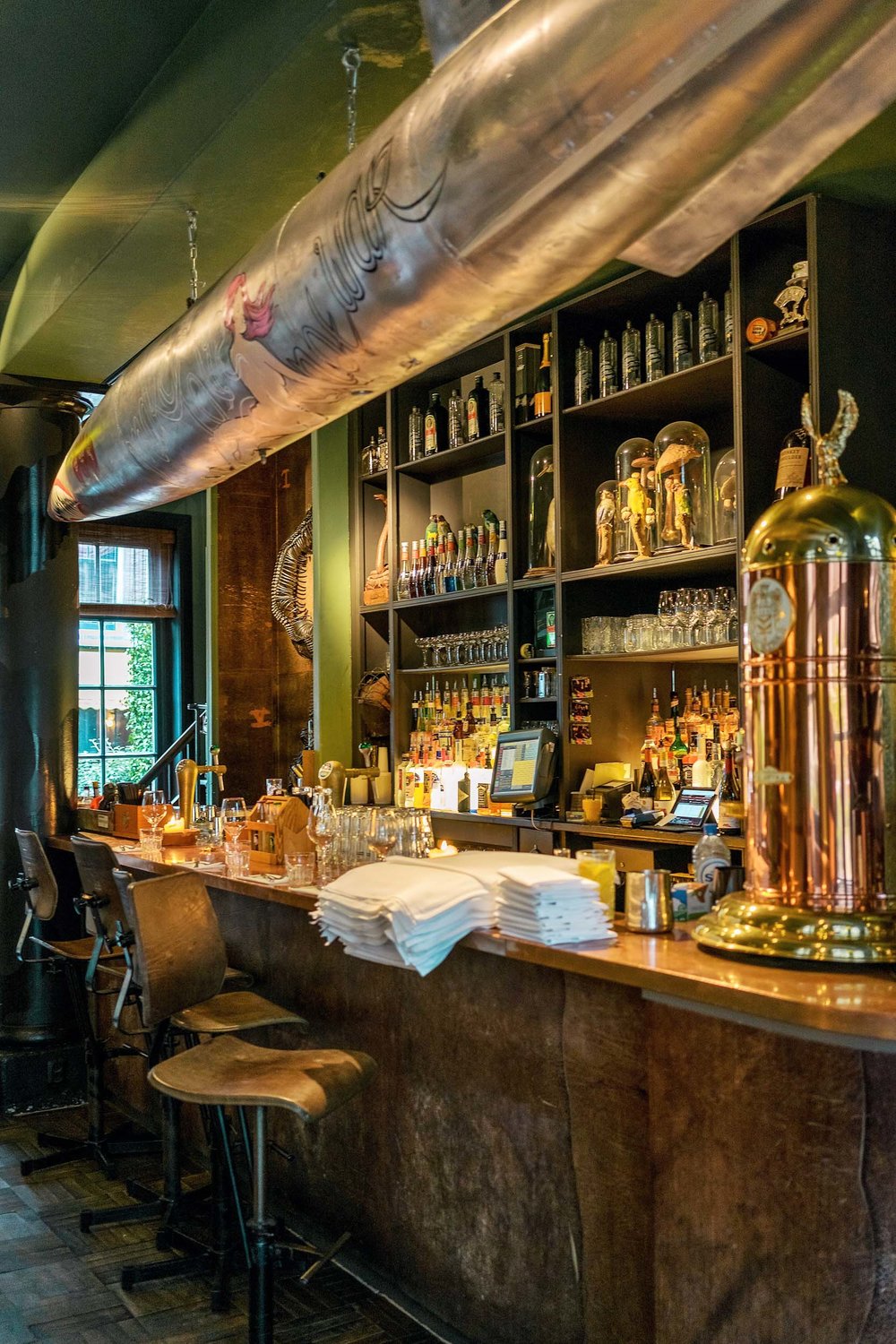 Need a cocktail break in your Amsterdam itinerary? Visit Lion Noir