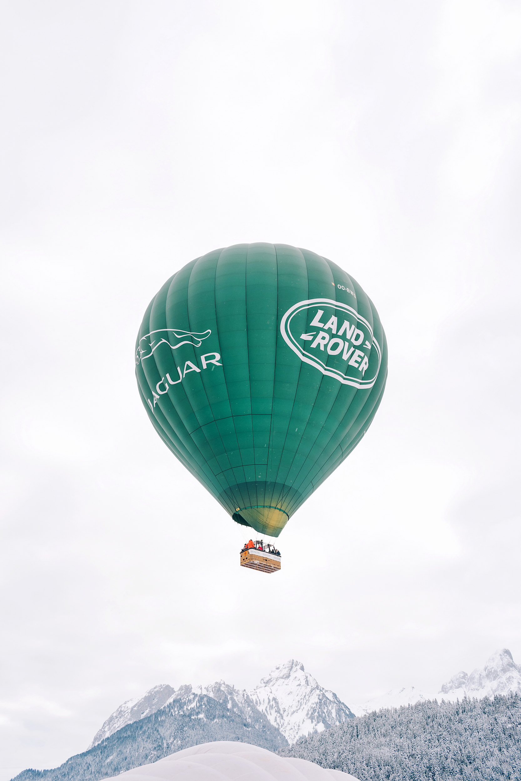 A Land Rover balloon at the International Hot Air Balloon Festival