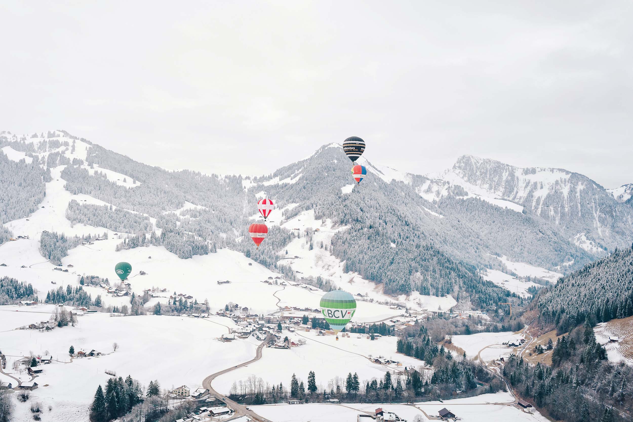 Winter in Switzerland - hot air balloons