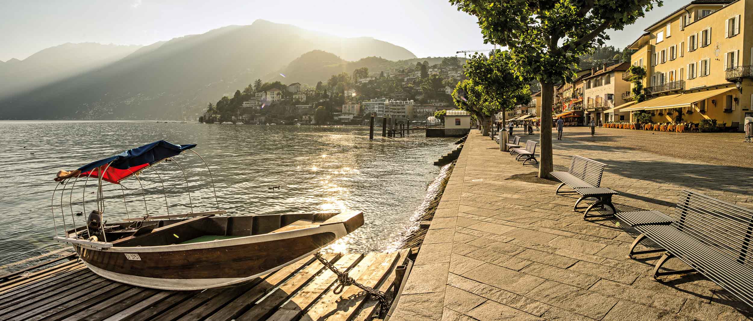 Evening at the lake promenade, Ascona. Copyright by: Switzerland Tourism