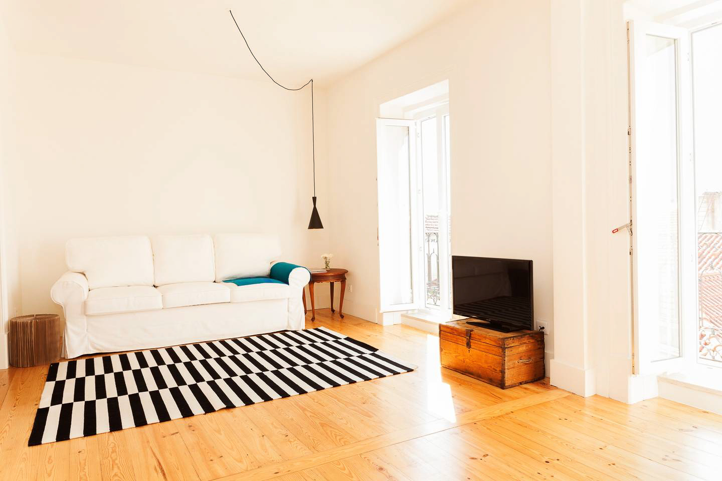 Best Airbnbs in Lisbon - Duplex and River View in Center