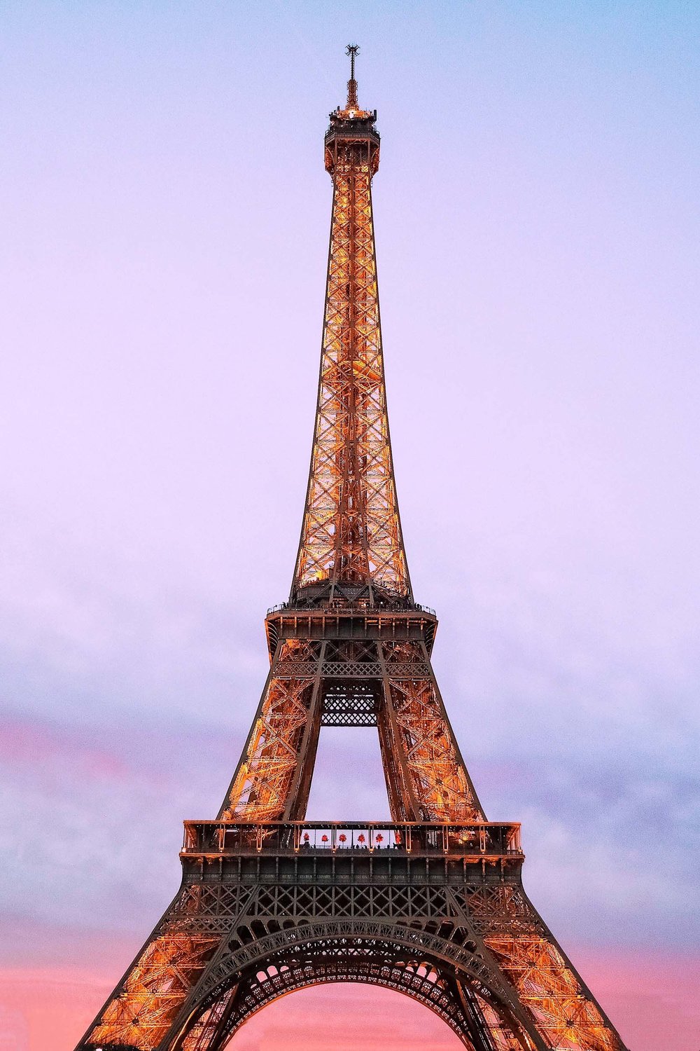 2 days in Paris, 3 days in Paris, 4 days in Paris, or any amount of days in Paris - all Paris itineraries must include a visit to the Eiffel Tower at night