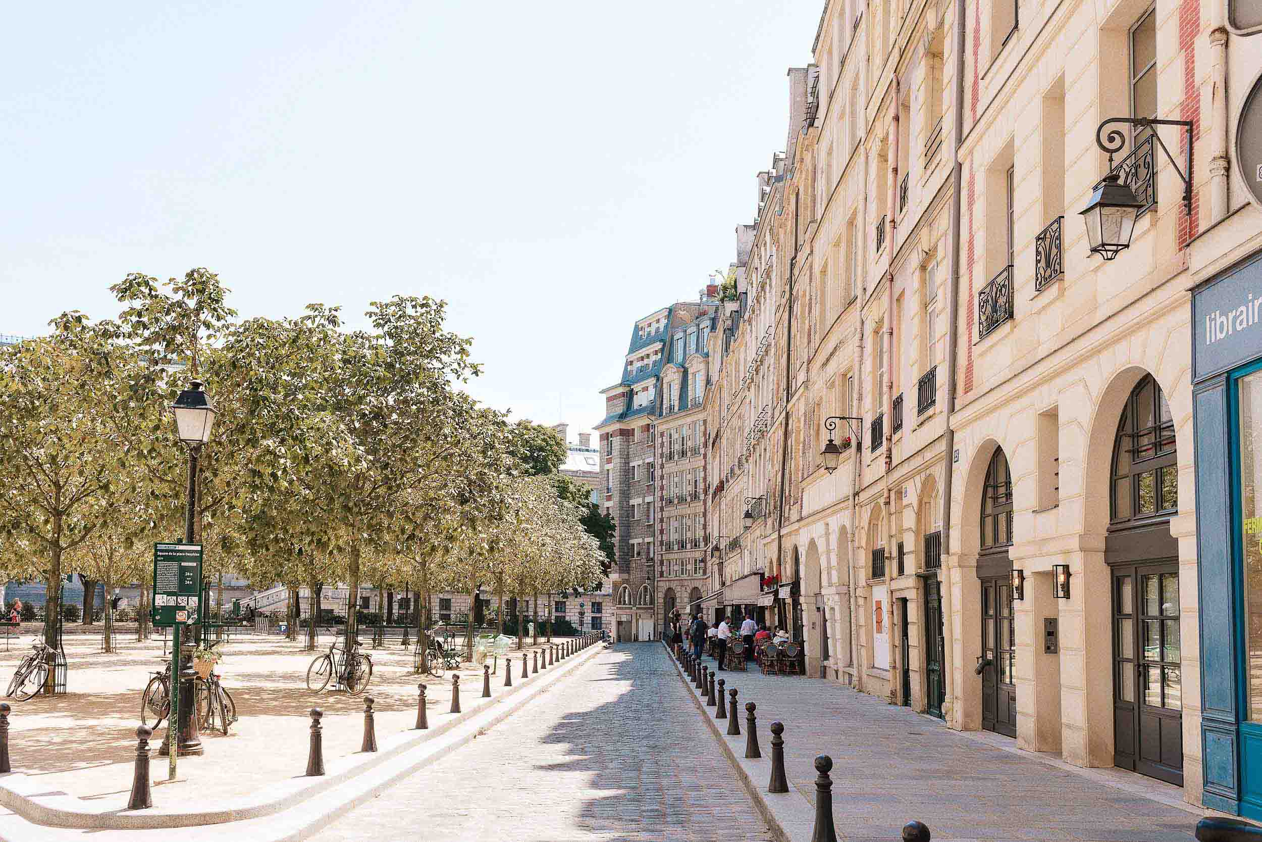 Place Dauphine, a place you must visit if you have one week in Paris