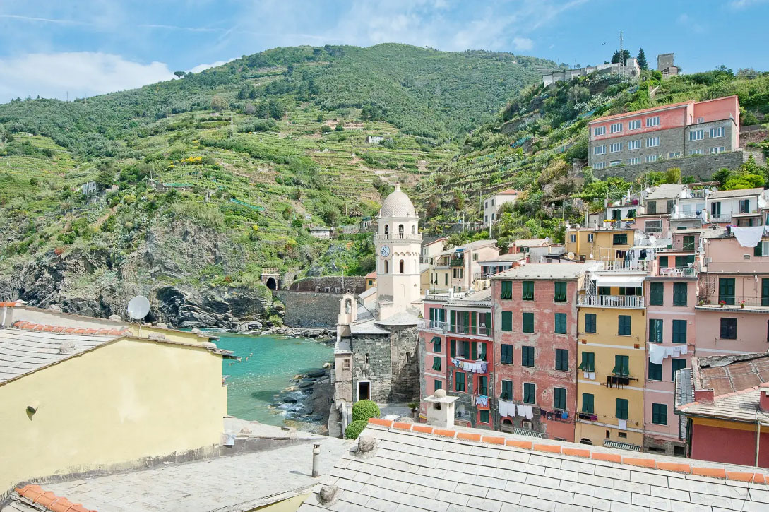 B&amp;b views in Vernazza, the second northernmost of the Cinque Terre towns