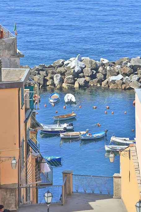 Where to stay in Cinque Terre - this beautiful Airbnb in Riomaggiore