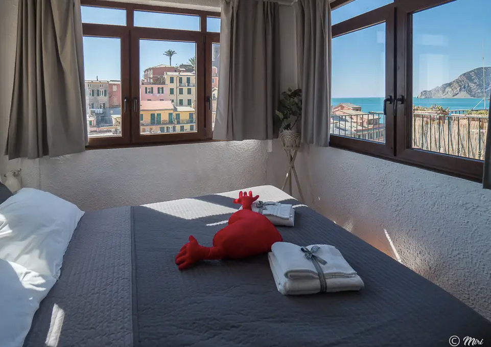 Looking for a hotel Cinque Terre Italy? I recommend staying at a b&amp;b like this instead