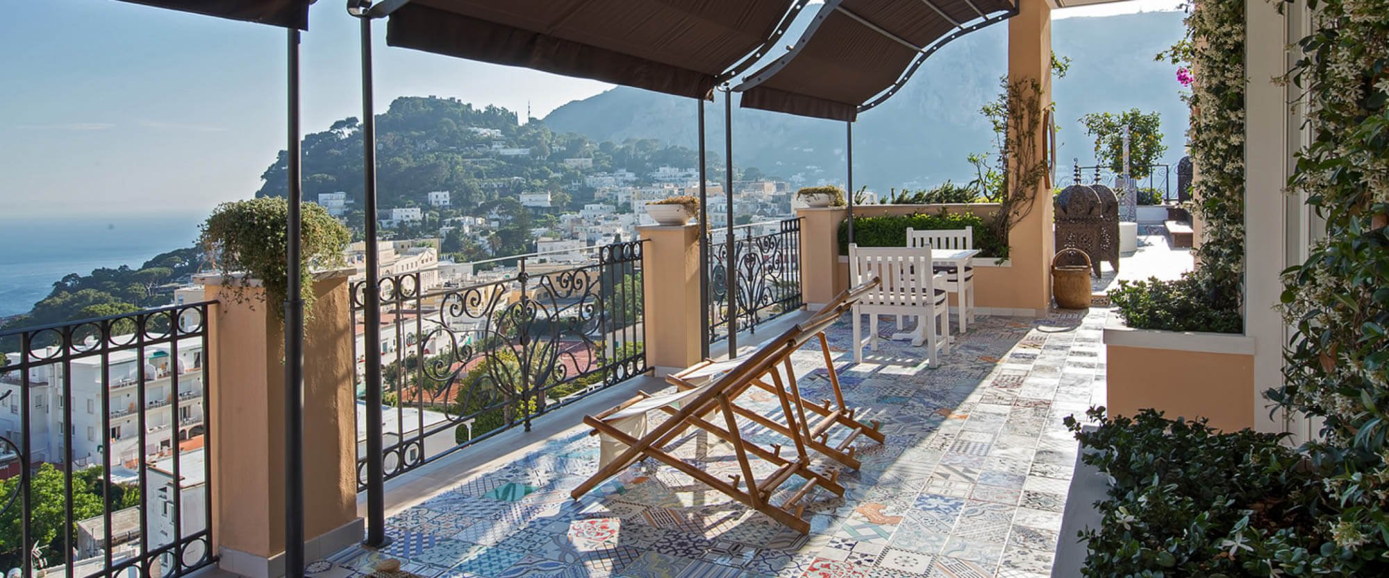 ckanani-where-to-stay-in-capri-23-tiberiopalace.jpg