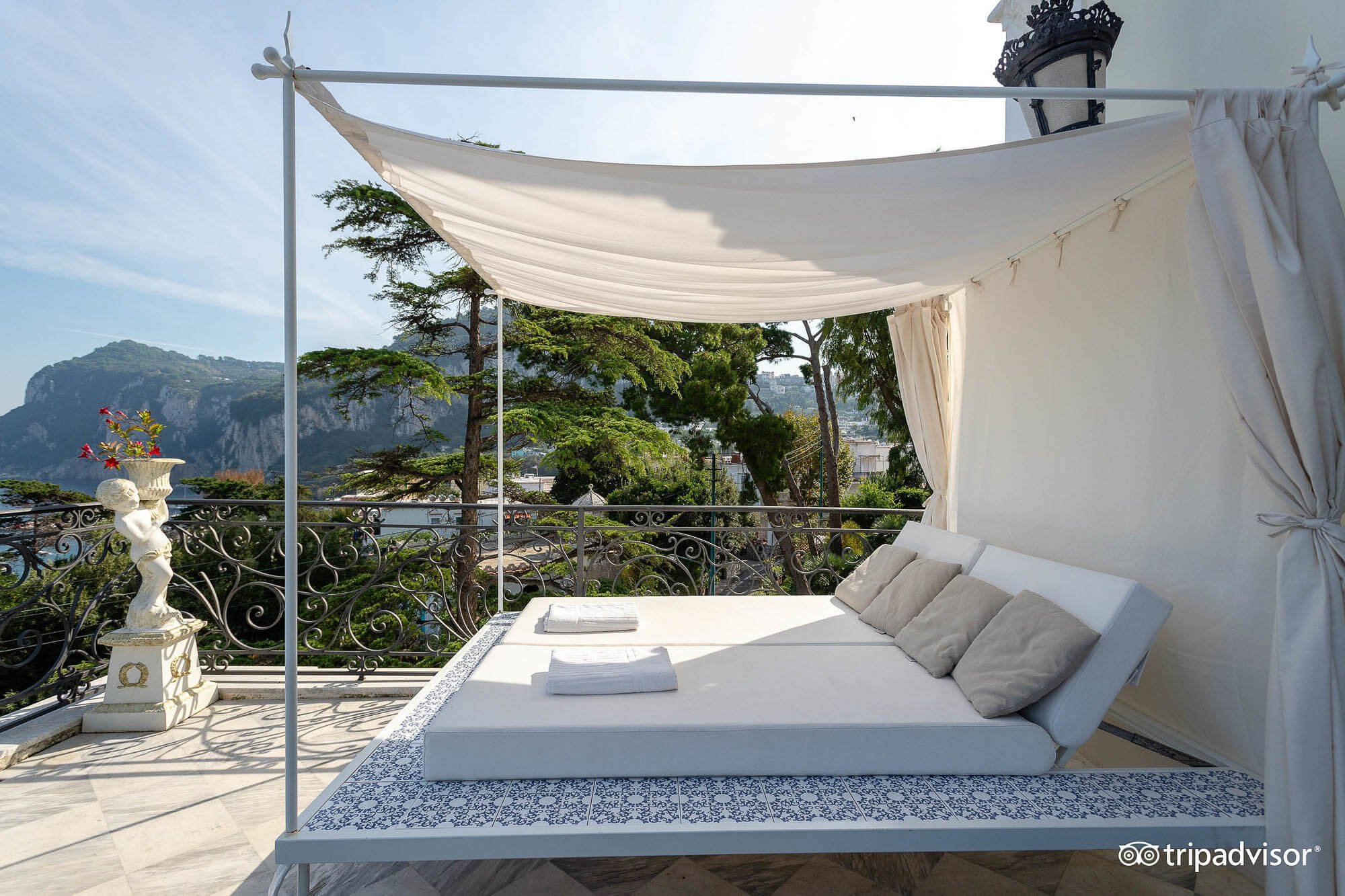 ckanani-where-to-stay-in-capri-excelsior-parco10.jpg