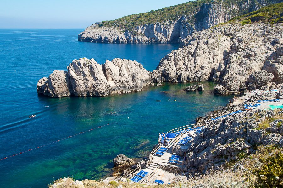 Il Faro is home to Lido del Faro Beach Club &amp; Restaurant. Here you can enjoy the sun as late as 9pm! It is located on the Anacapri side of the island.