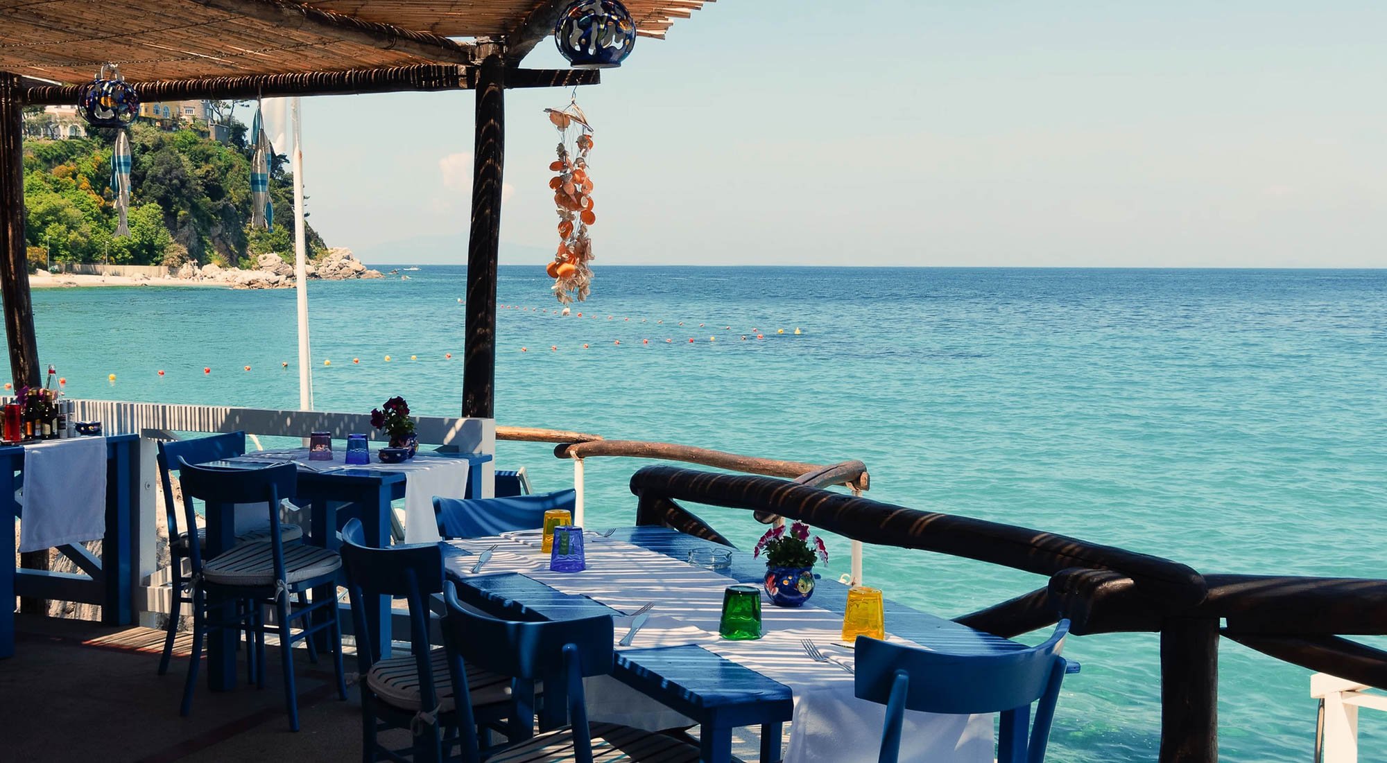 Another beach clubs Capri option in Marina Grande is the Lo Smeraldo Beach Club