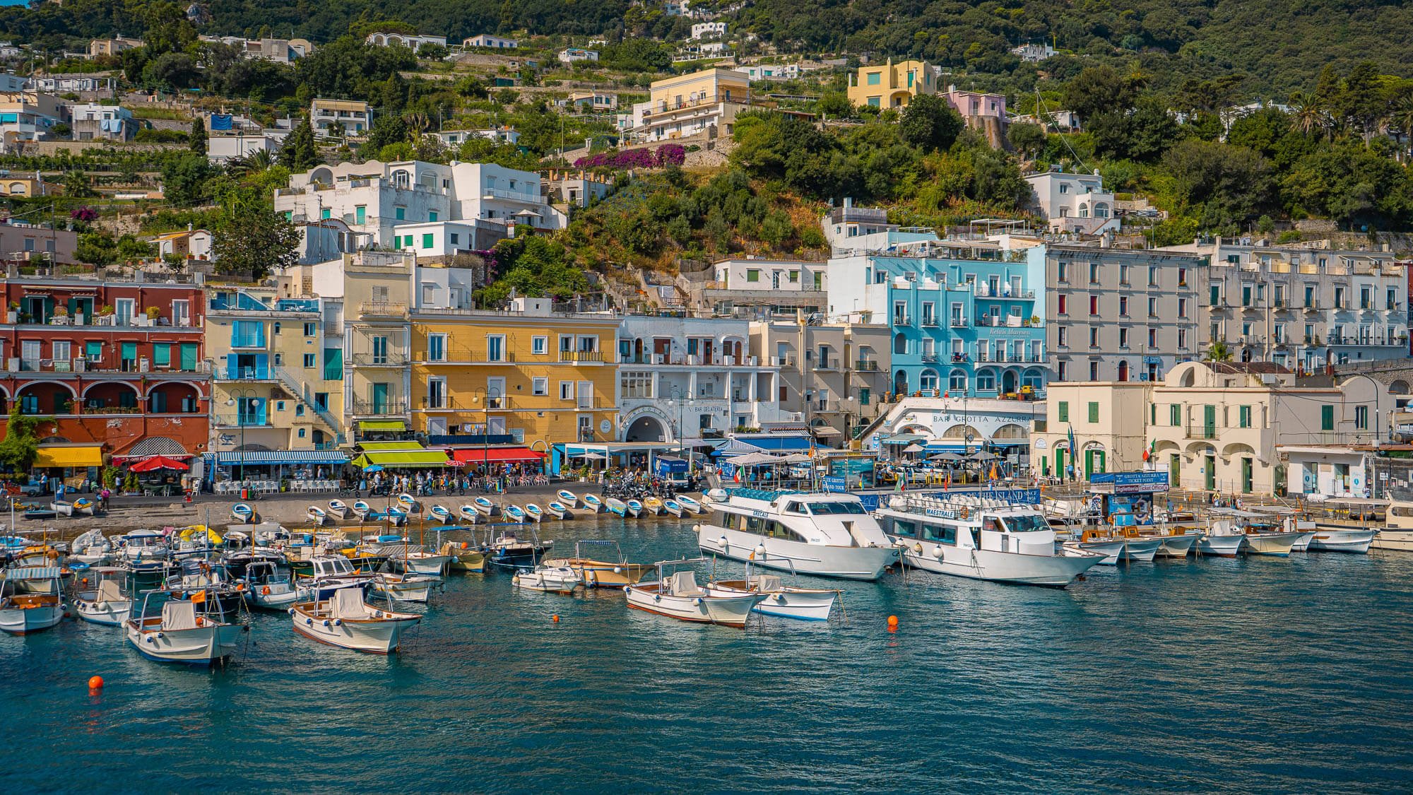 A detailed guide to the best beaches in Capri and the best Capri beach clubs