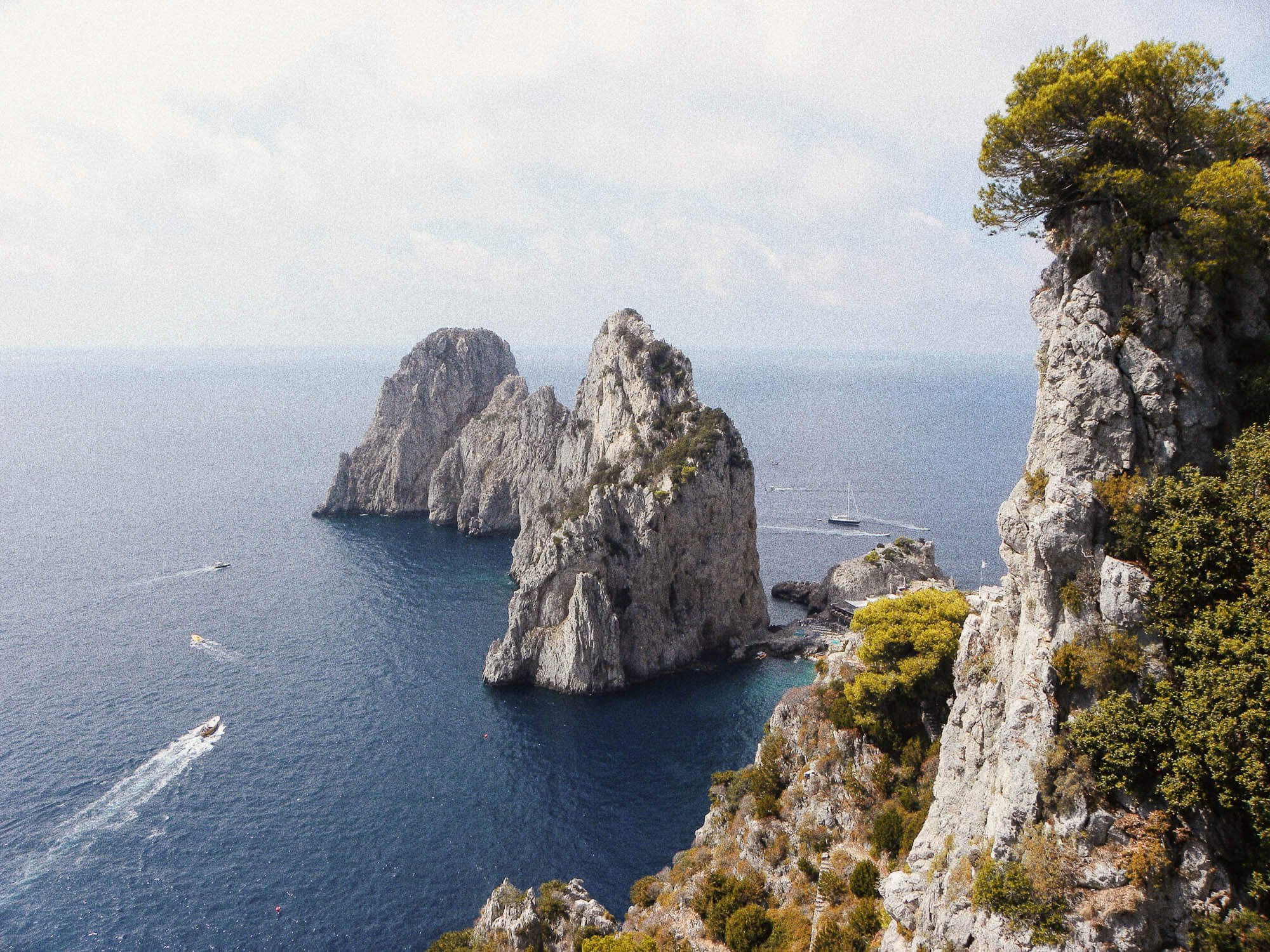 A quick guide to the best beach clubs in Capri Italy