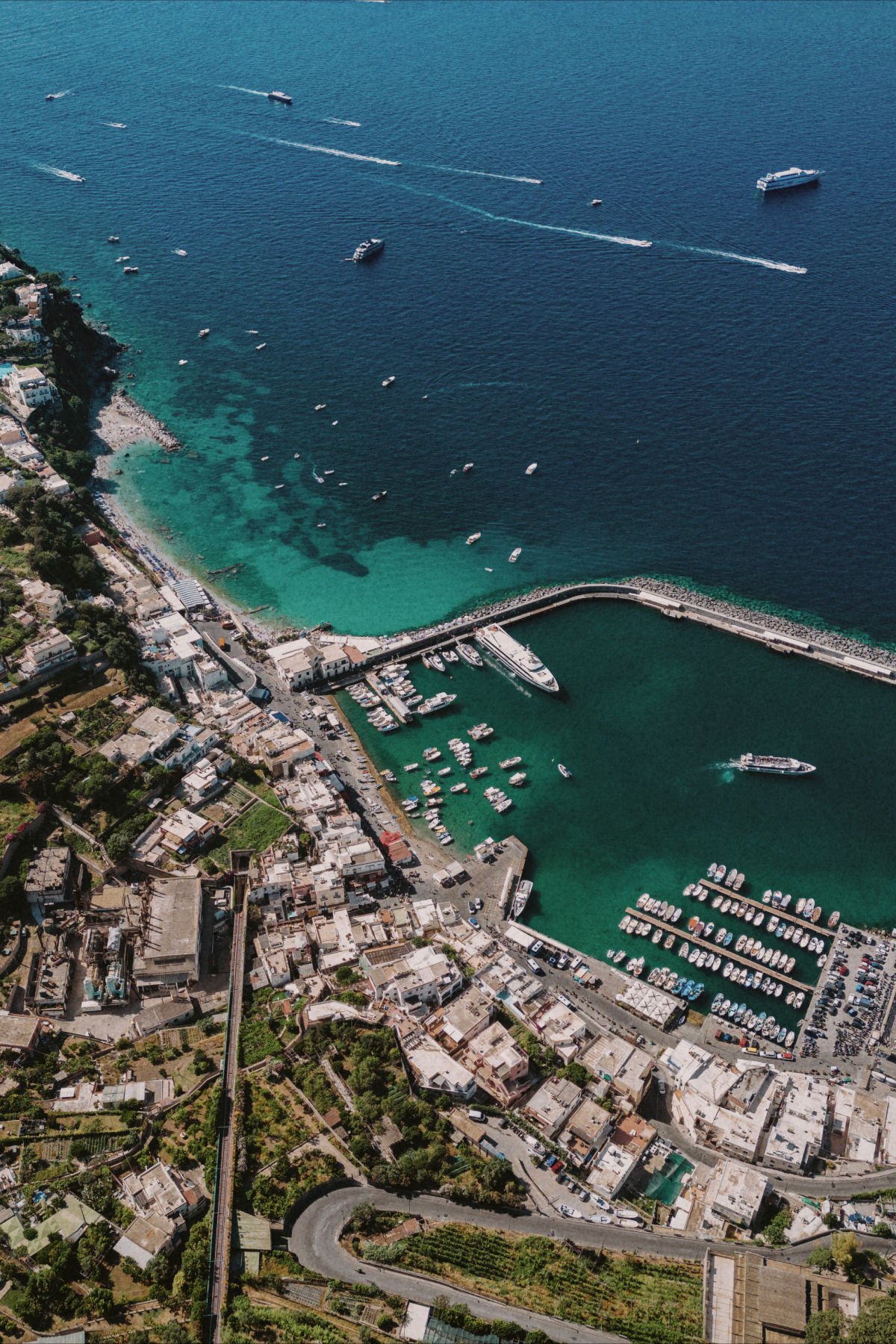 One of the best beaches in Capri are those in Marina Grande, directly next to the Capri port and harbor
