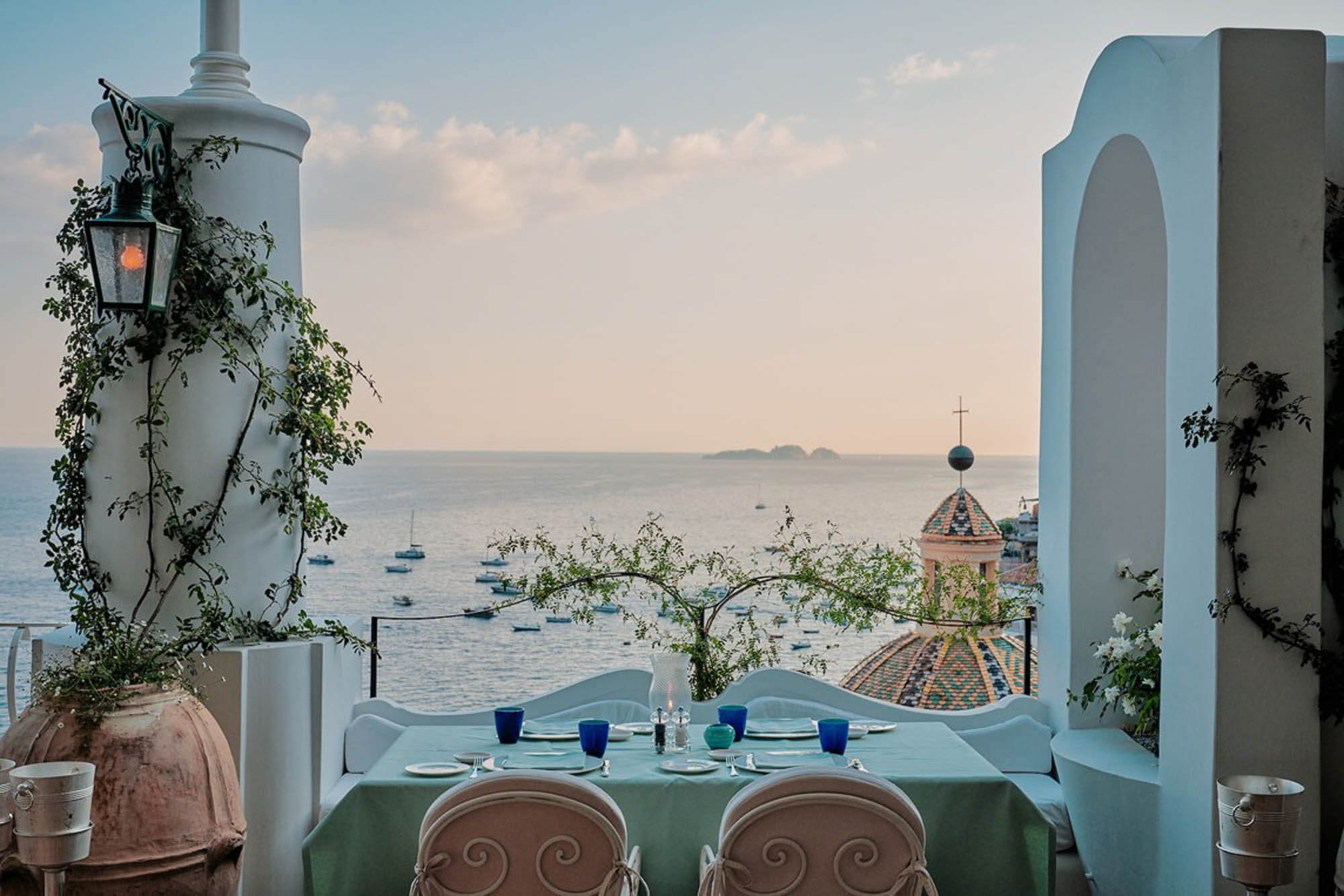 Looking for the best Positano restaurants? La Sponda at Le Sirenuse tops the list. Just look at that restaurant view!