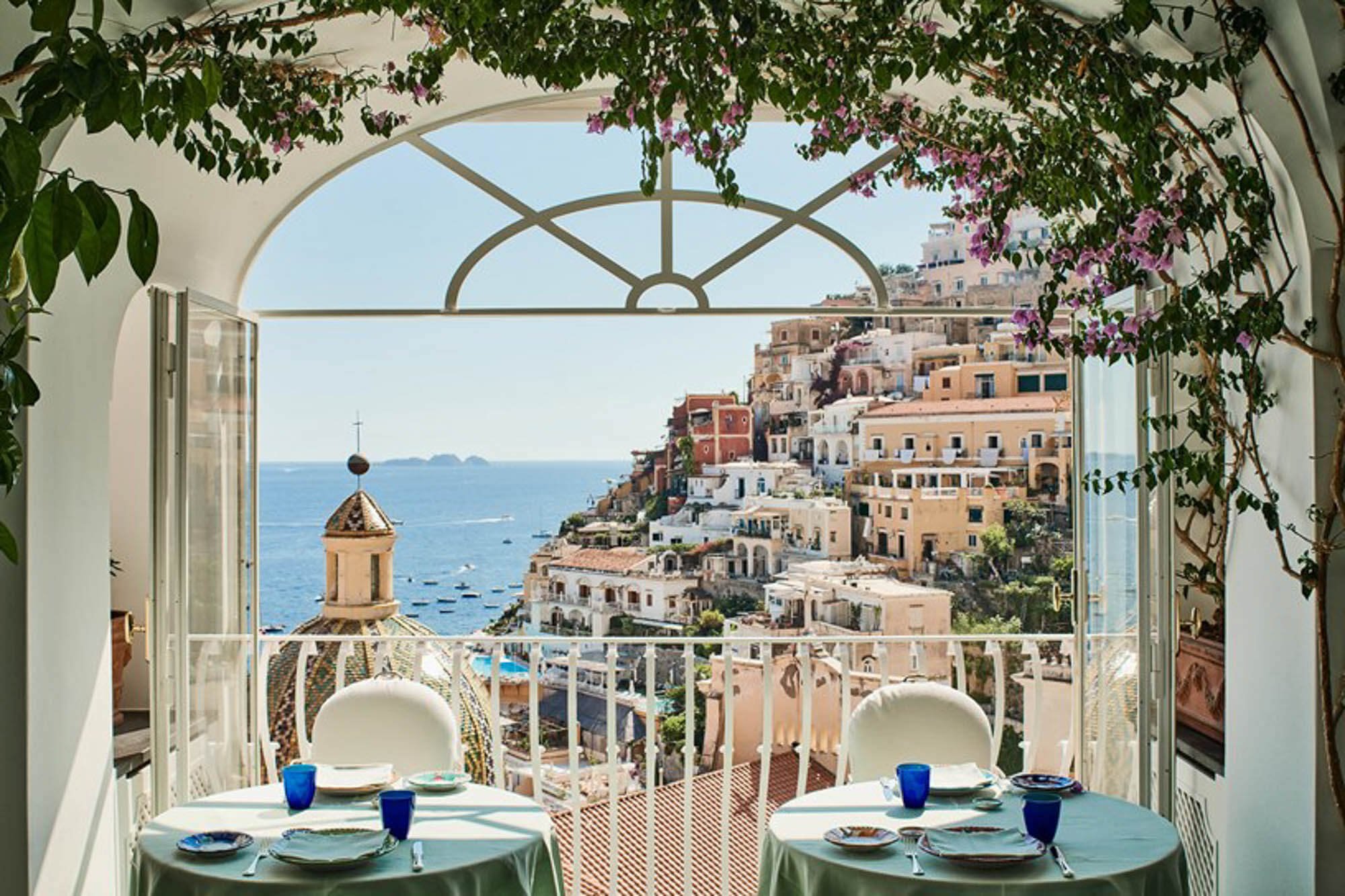 Looking for the best Positano restaurants? La Sponda at Le Sirenuse tops the list. Just look at that restaurant view!