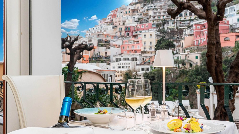 Ristorante d’Aiello, a Positano restaurant, is located inside Hotel Savoia, is gorgeous, and centrally located.