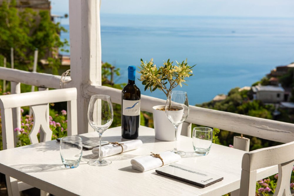 One of the best Positano restaurants is Il Ritrovo up in Montepertuso