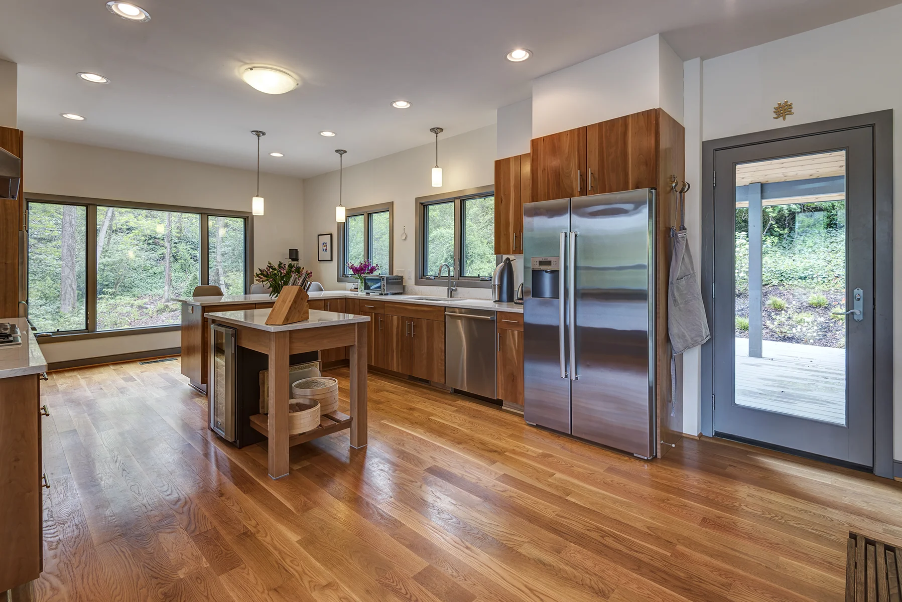 12_13PineTreeRdAsheville_Kitchen1_WEB.jpg