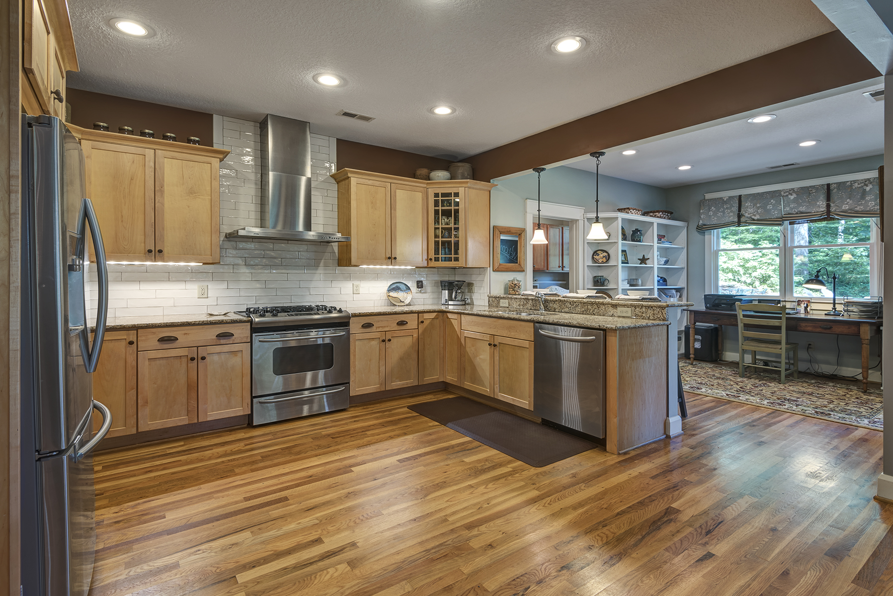 7_194DotsonRdFairview_Kitchen1_WEB.jpg
