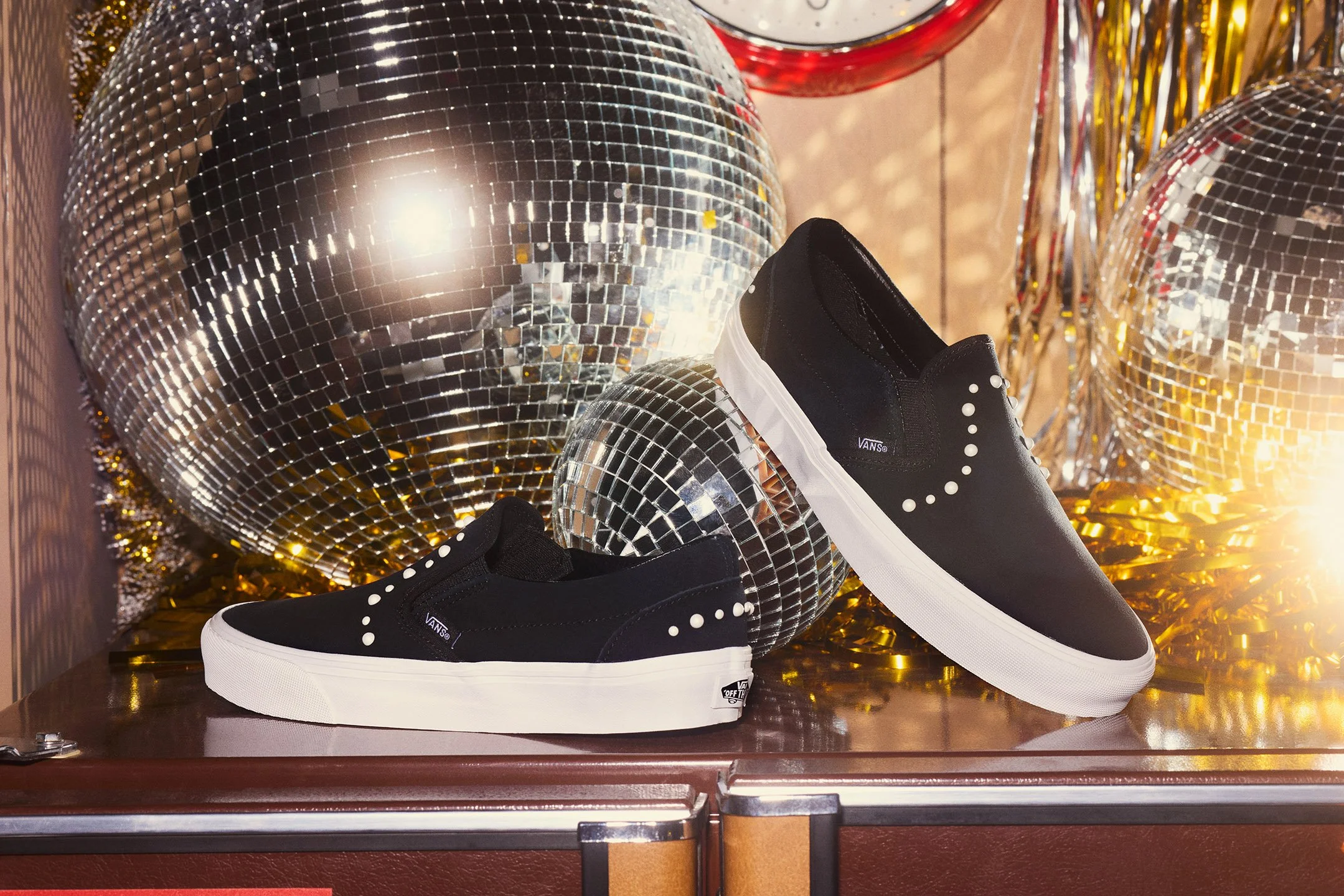 25-07 3279-32B DBG_VAN STILL LIFE KITCHEN 05_SRGB300.jpg