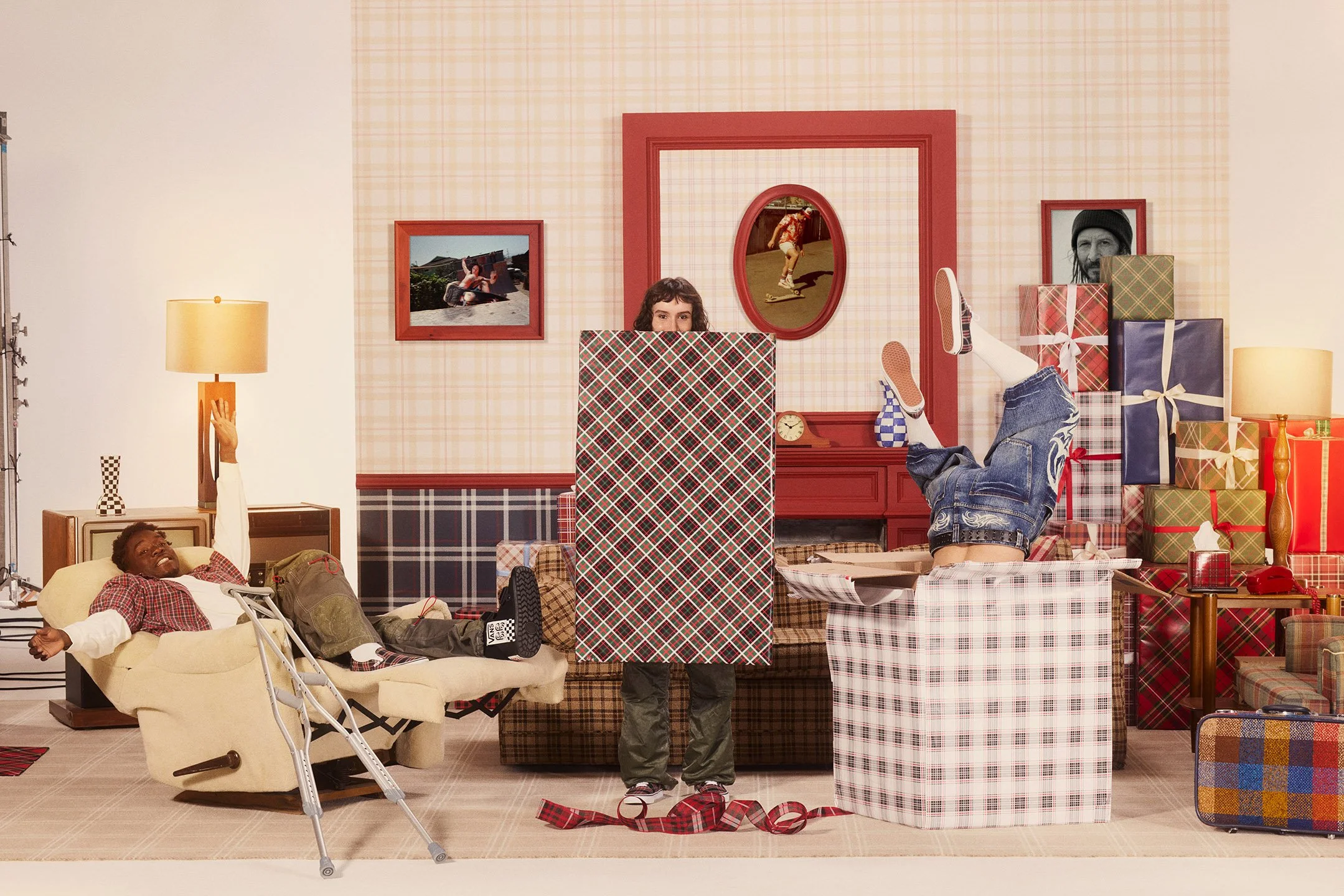 25-07 3279-34A DBG_VAN STILL LIVING ROOM NEEDS NAMES_SRGB300.jpg