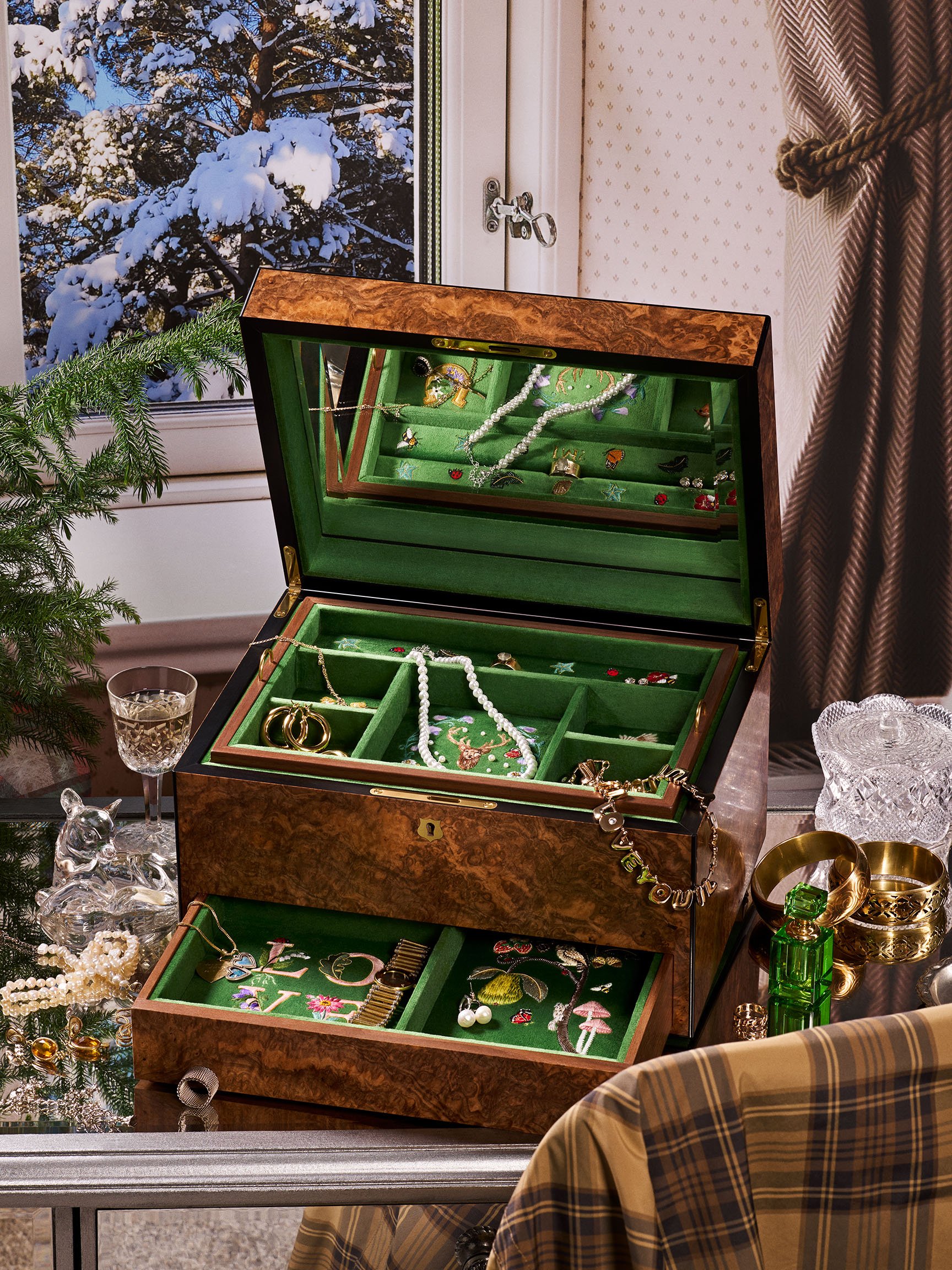 WSJ_GIFT_GUIDE_25_JESSICA_MCCORMACK_V1_RGB.jpg