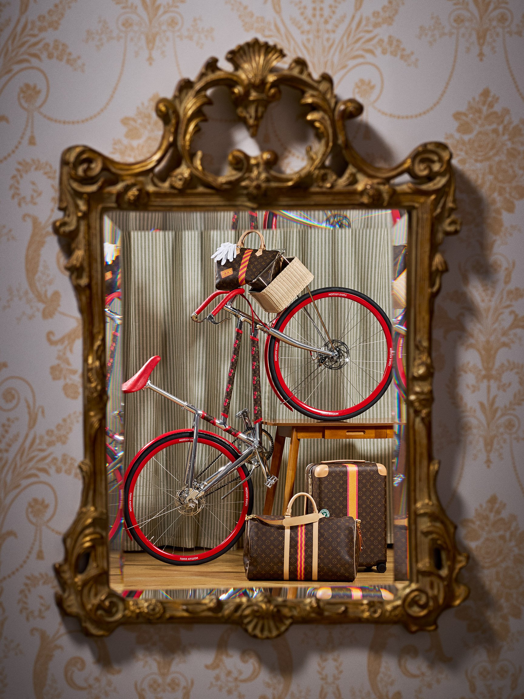 WSJ_GIFT_GUIDE_25_LOUIS_VUITTON_V2_RGB.jpg