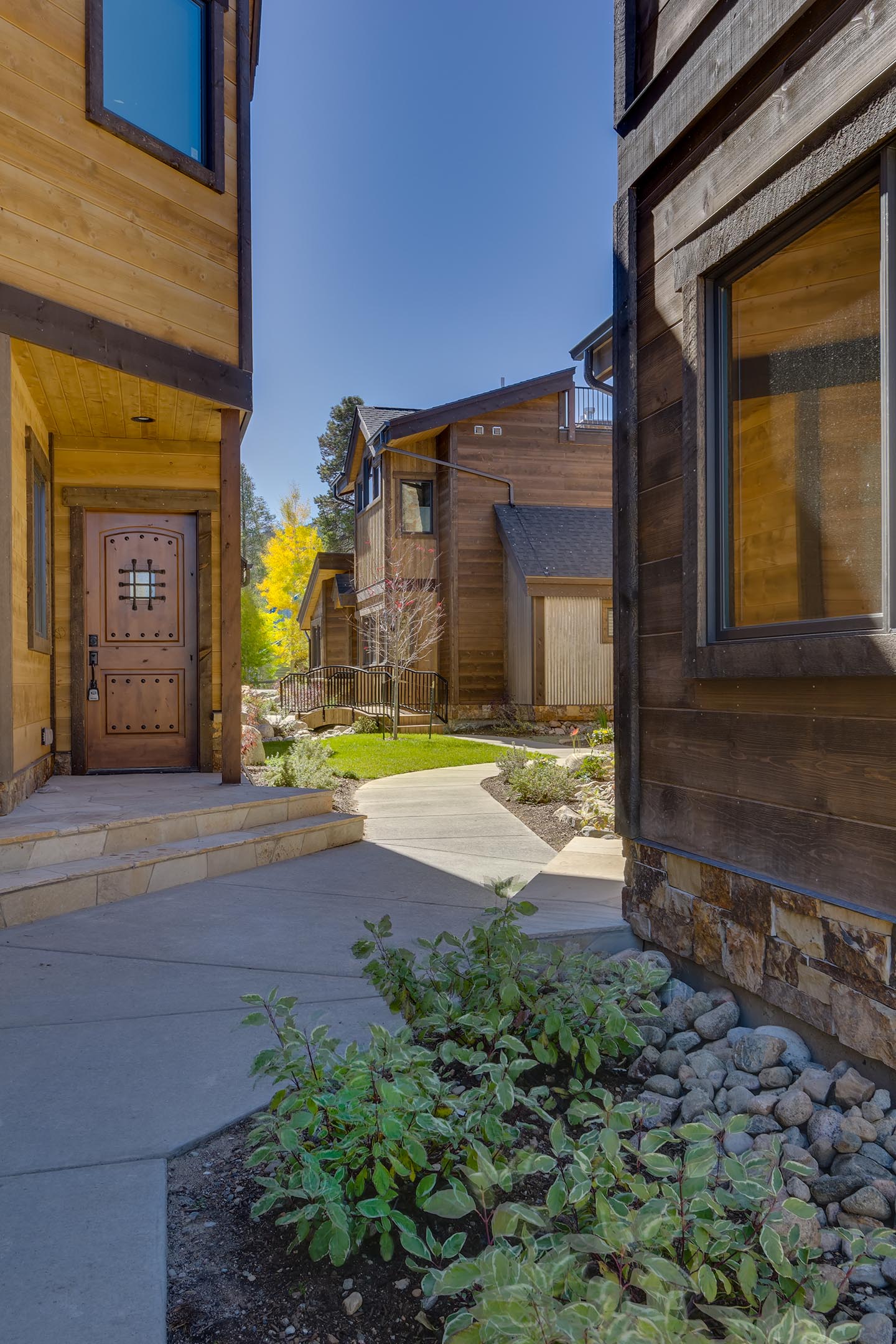 CourtyardViewSouthWeb.jpg