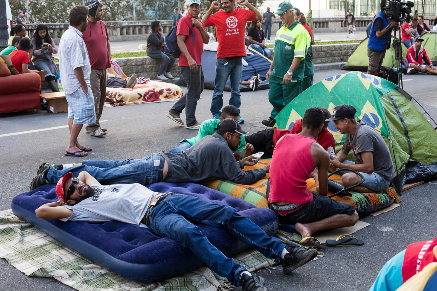 Movimento do MTST acampa na frente da Câmara dos Vereadores de São Paulo