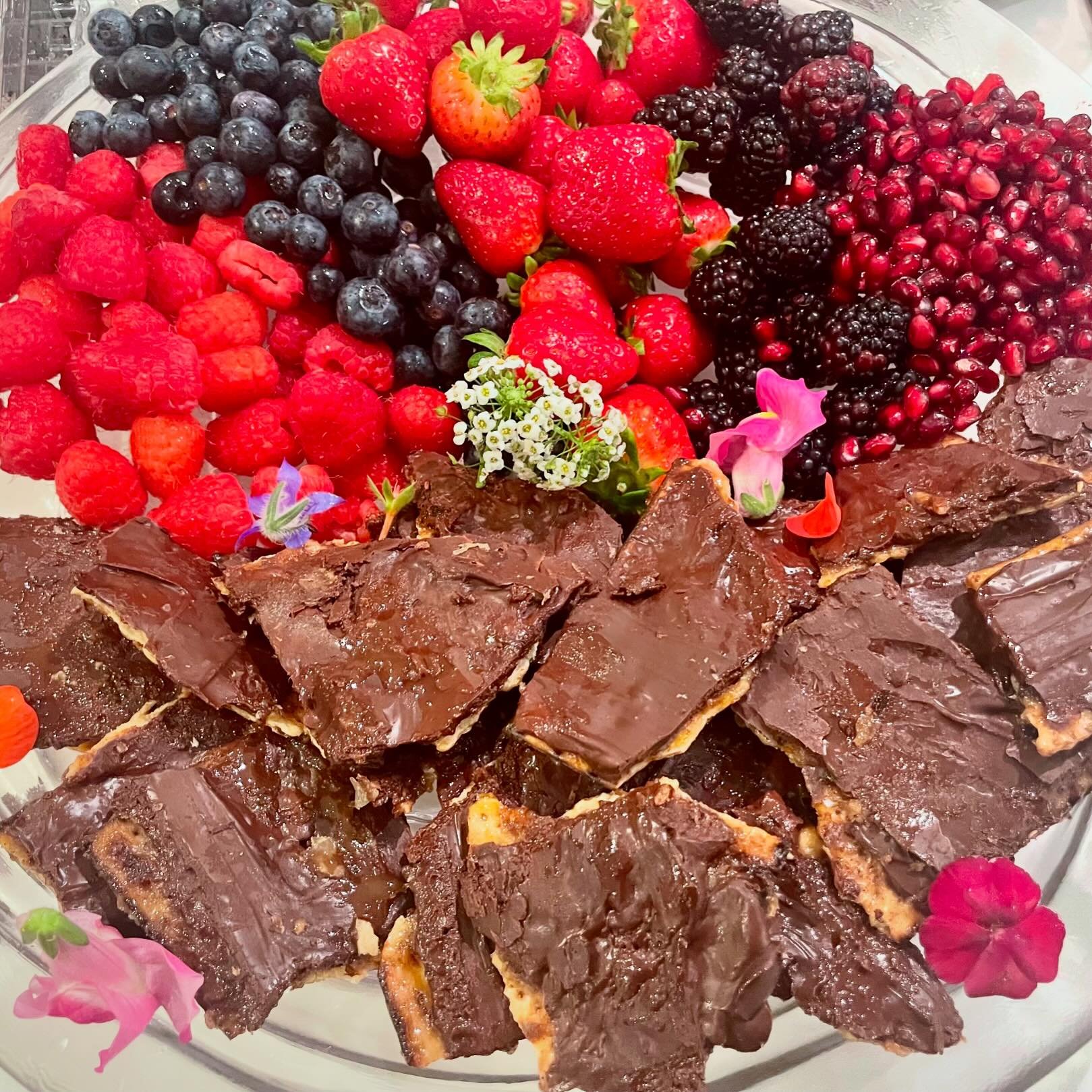 Delicious berries and matzo crack (toffee and chocolate matzo bark with sea salt) are great not just during Passover, but ANY time. Gnam gnam. #bluaubergine #fabulousfood #catering #privatechef #mealdelivery #dolci #dessertcourse