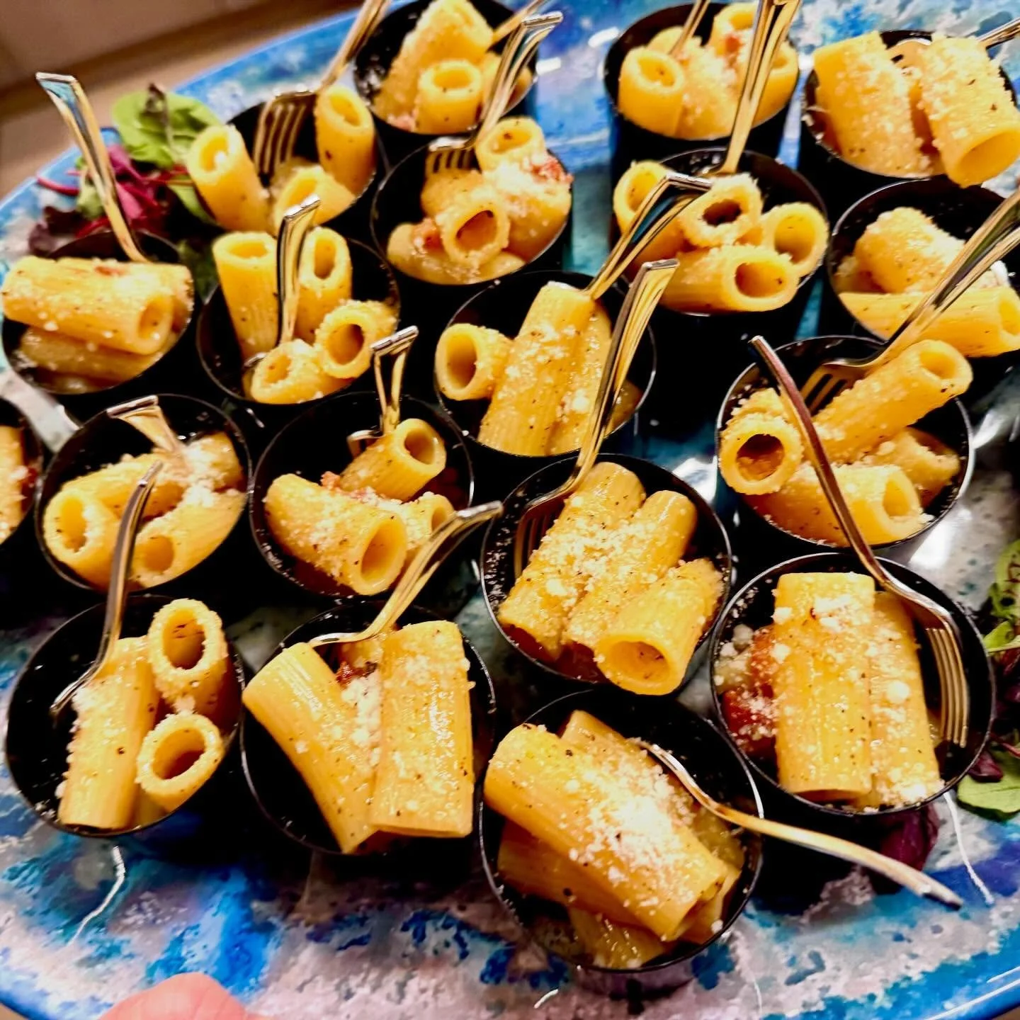 Cuplets of carbonara! #bluaubergine #fabulousfood #catering #privatechef #cucinaitaliana🇮🇹