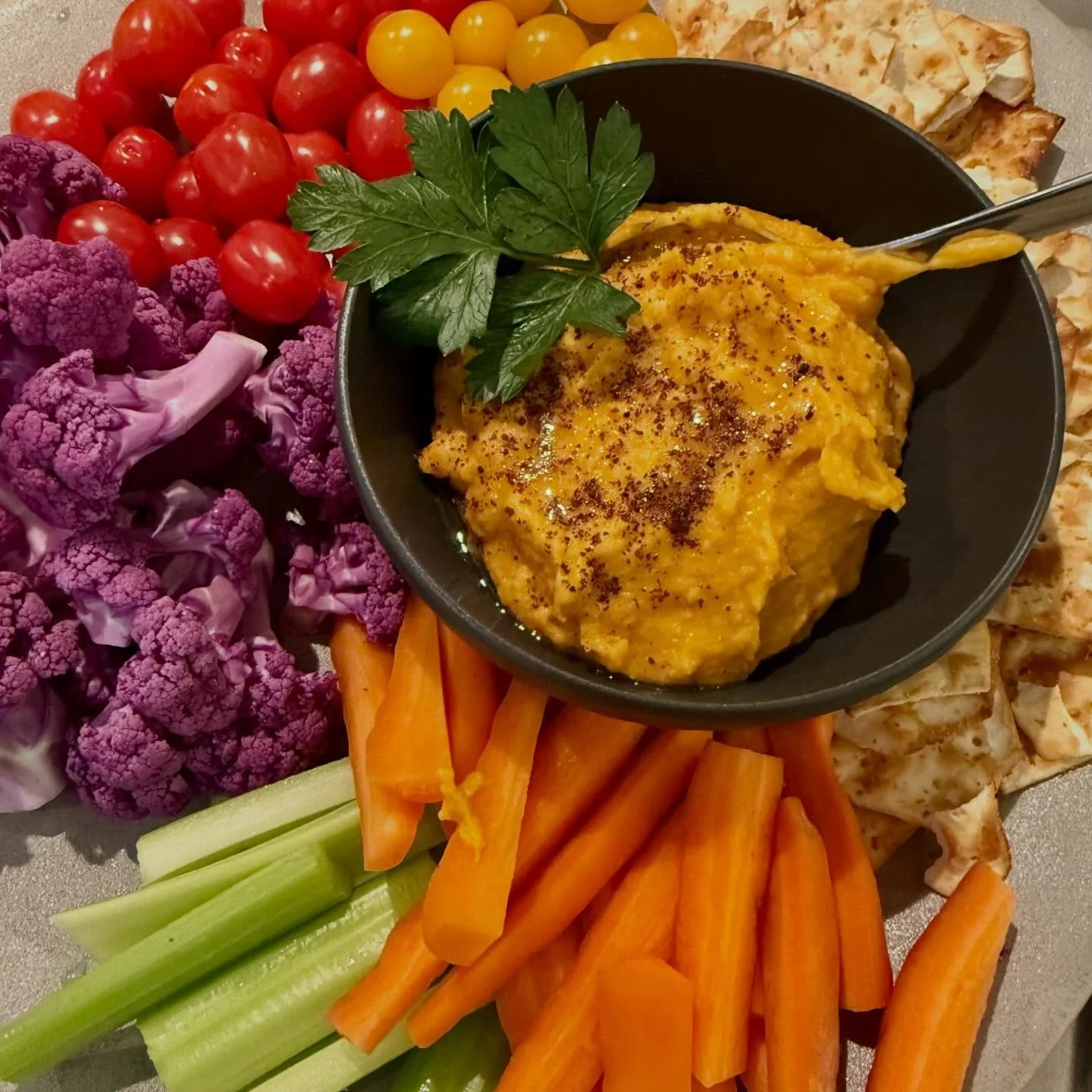 Seder nibbles: roasted butternut squash hummus with bright spring veg and matzo crackers. #bluaubergine #fabulousfood #catering #privatechef #passover
