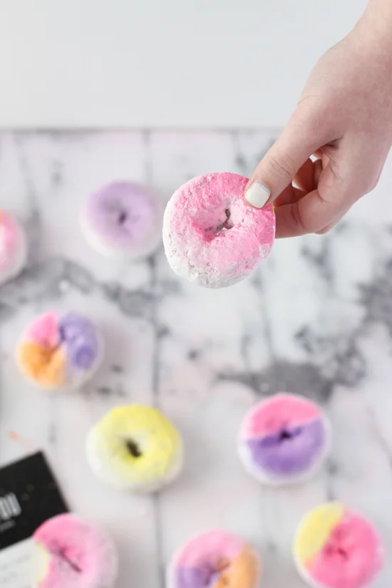 b5cae-colorblocked-and-ombre-donut-diy-22.jpg