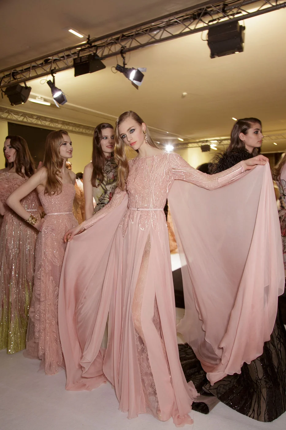 6449e-elie2bsaab2bspring2b20152bbackstage2b2w6-qjat7h7x.jpg