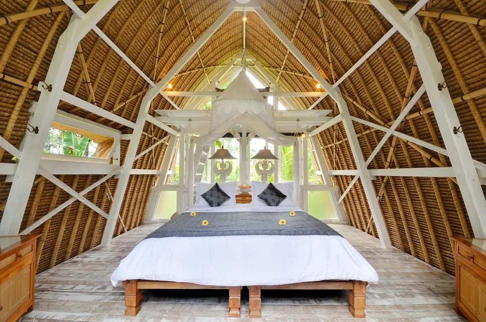 f1415-jdb-030whiteelephantbedroom.jpg