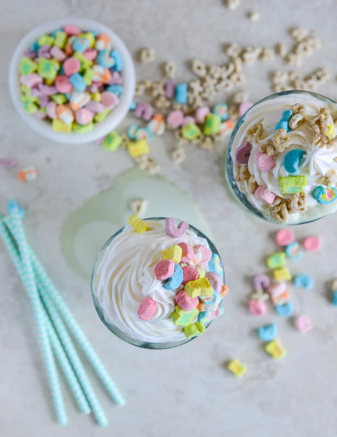 9706d-lucky-charms-milkshake-i-howsweeteats-com-2-2.jpg
