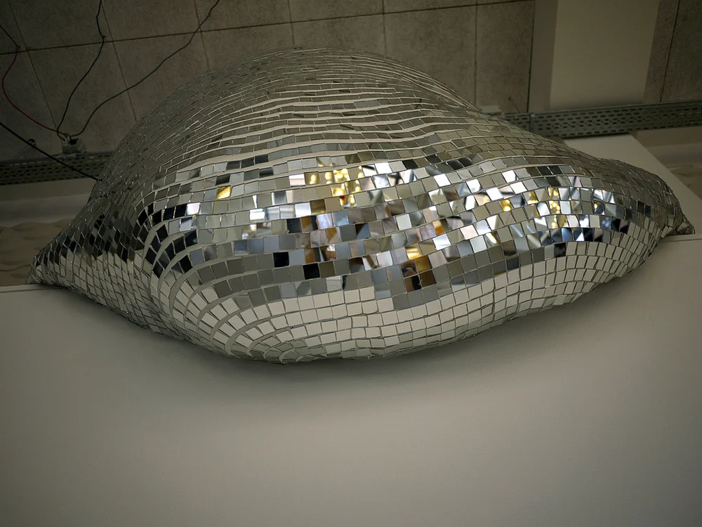 a69dc-rotganzen-melting-discoballs-3.jpg