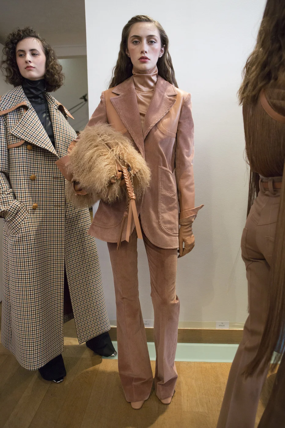 Nina+Ricci+Fall+2017+Backstage+V4yIDdl2-f_x.jpg