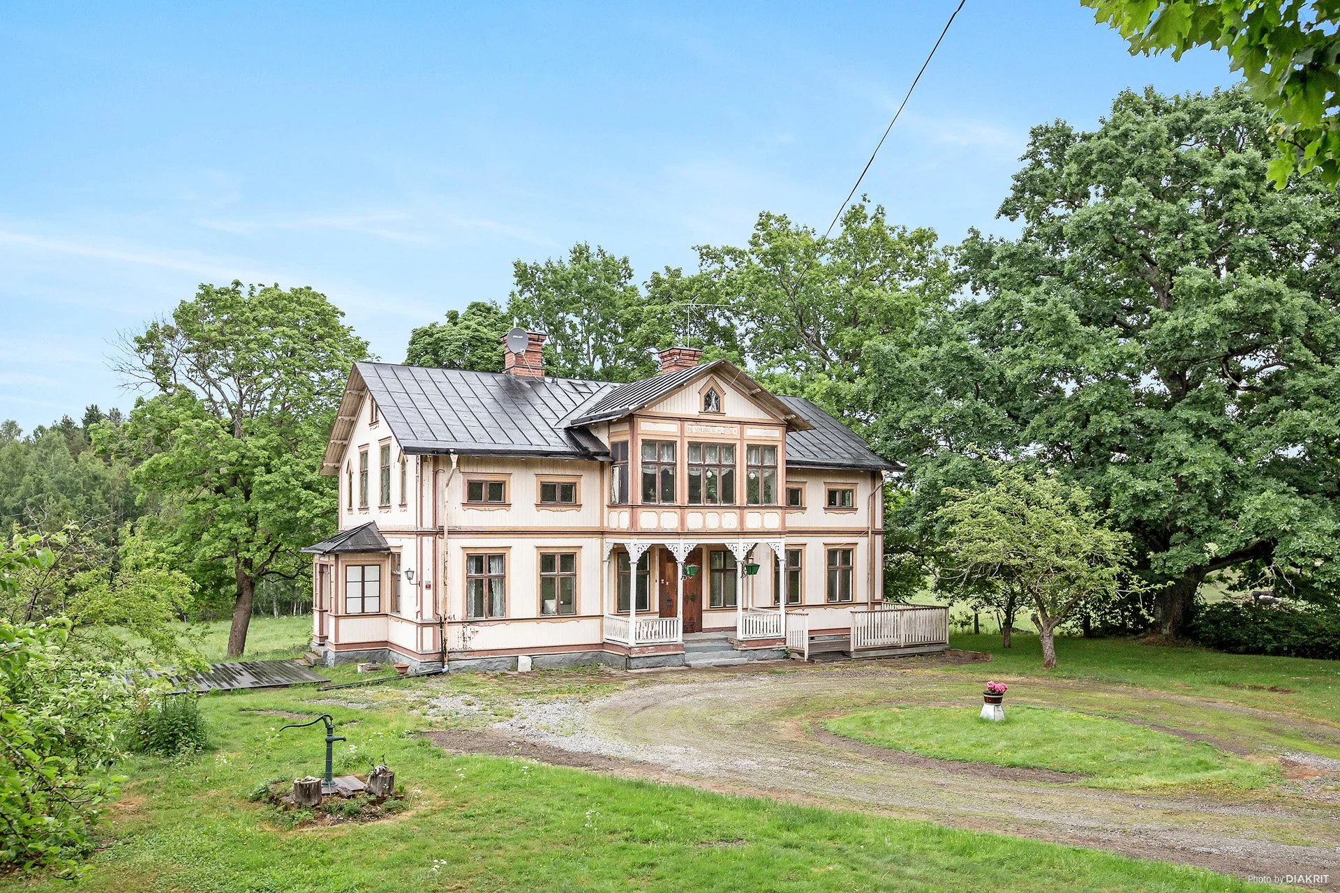 framsidan_trädgården.jpg