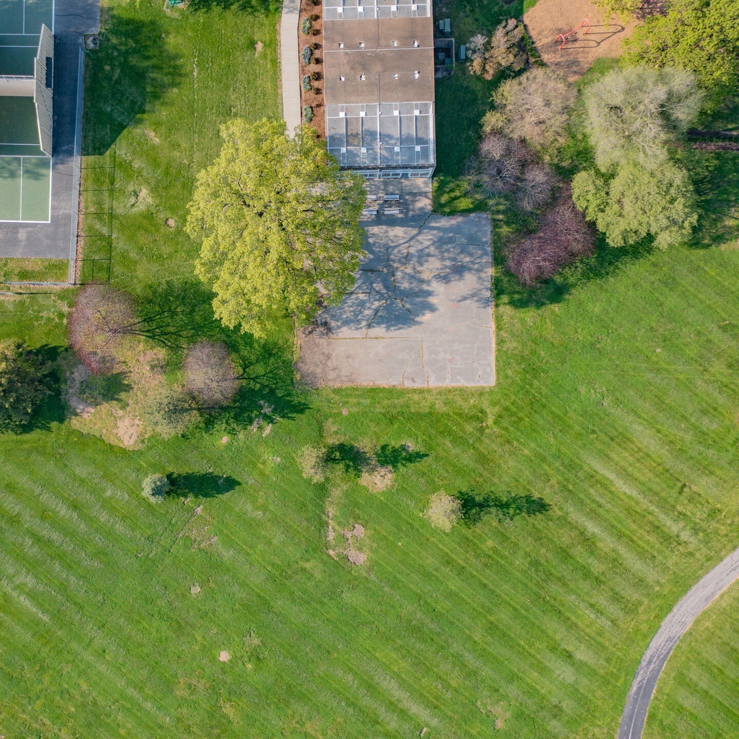 Zone in on Basketball in St. Louis City! Located next to the racquetball and handball courts, north of the Visitor Center, the Nicholas J. Booker Basketball Courts are taking shape &gt;&gt; with utilities laid, sidewalks poured and posts raised.

🏀 