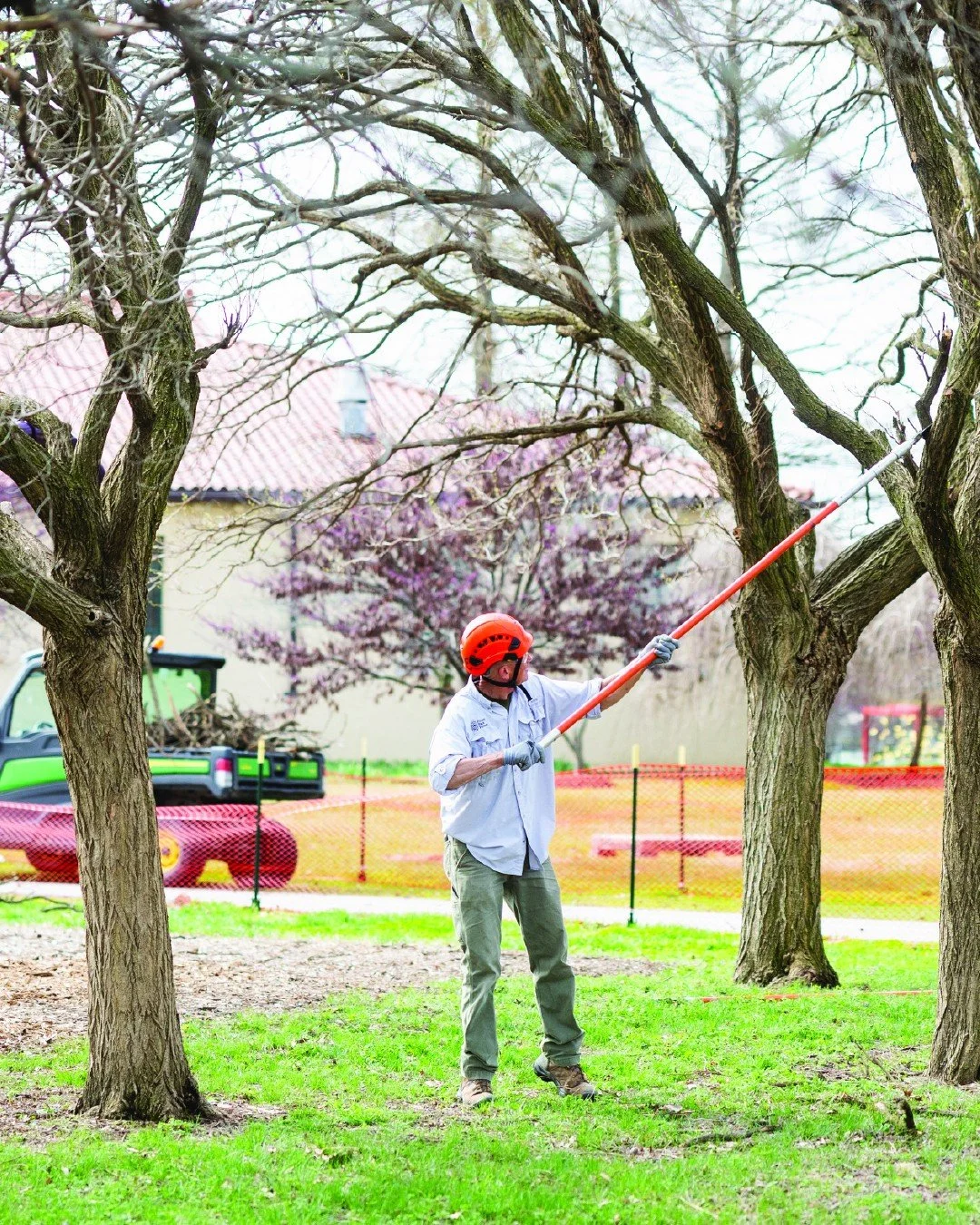 I plant hundreds of trees and thousands of individual plants in Forest Park each year. 🌳

I help maintain 1,300 acres of green space, recreational amenities, water features and iconic historic structures. 🌊

I serve as a model of public-private par